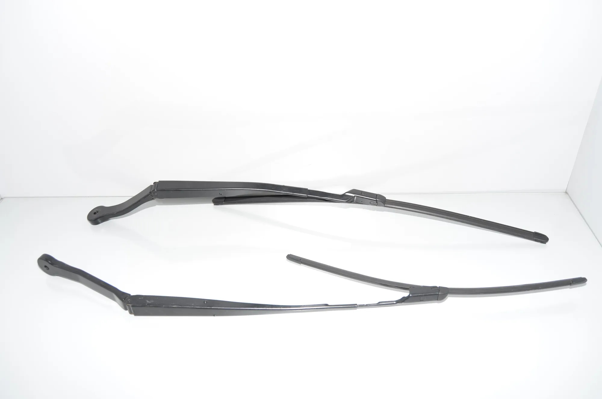 Front Wiper Arms – OEM 7399012 · BMW iX3 (G08) (2020 - -) Electric (286 HP) 2022 – 2