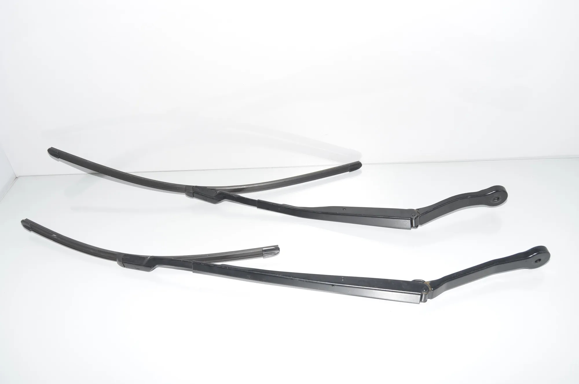 Front Wiper Arms – OEM 7399012 · BMW iX3 (G08) (2020 - -) Electric (286 HP) 2022 – 3