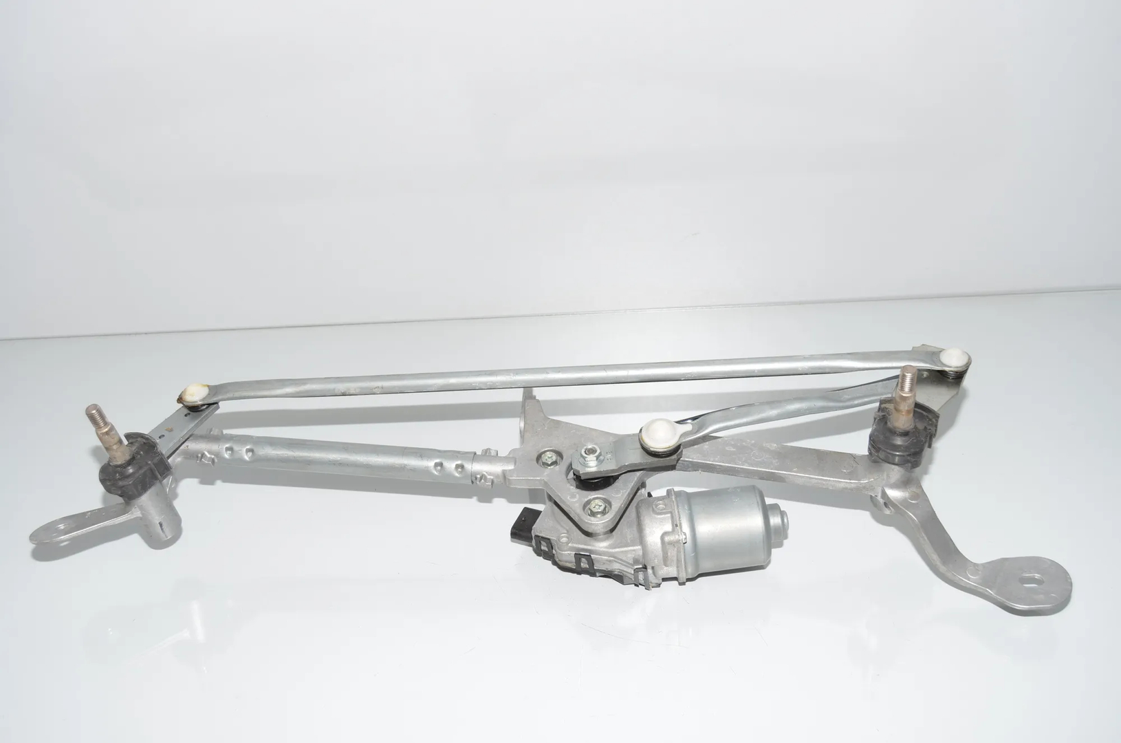 Front Windshield Wiper Mechanism – OEM 7399013 · BMW iX3 (G08) (2020 - -) Electric (286 HP) 2022 – 2