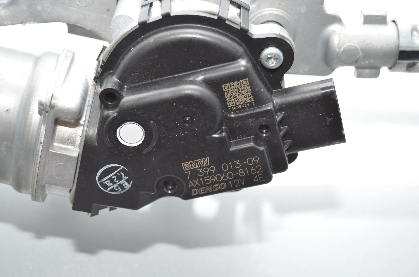 Front Windshield Wiper Mechanism – OEM 7399013 · BMW iX3 (G08) (2020 - -) Electric (286 HP) 2022 – 5