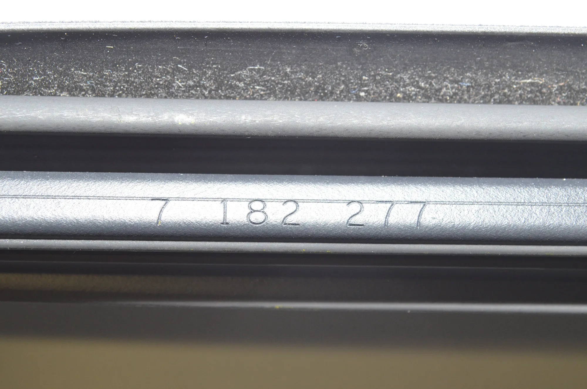 Rear Left Door Window Strip – OEM 7230843 · BMW 5 (F10) 530 d 2011 – 4