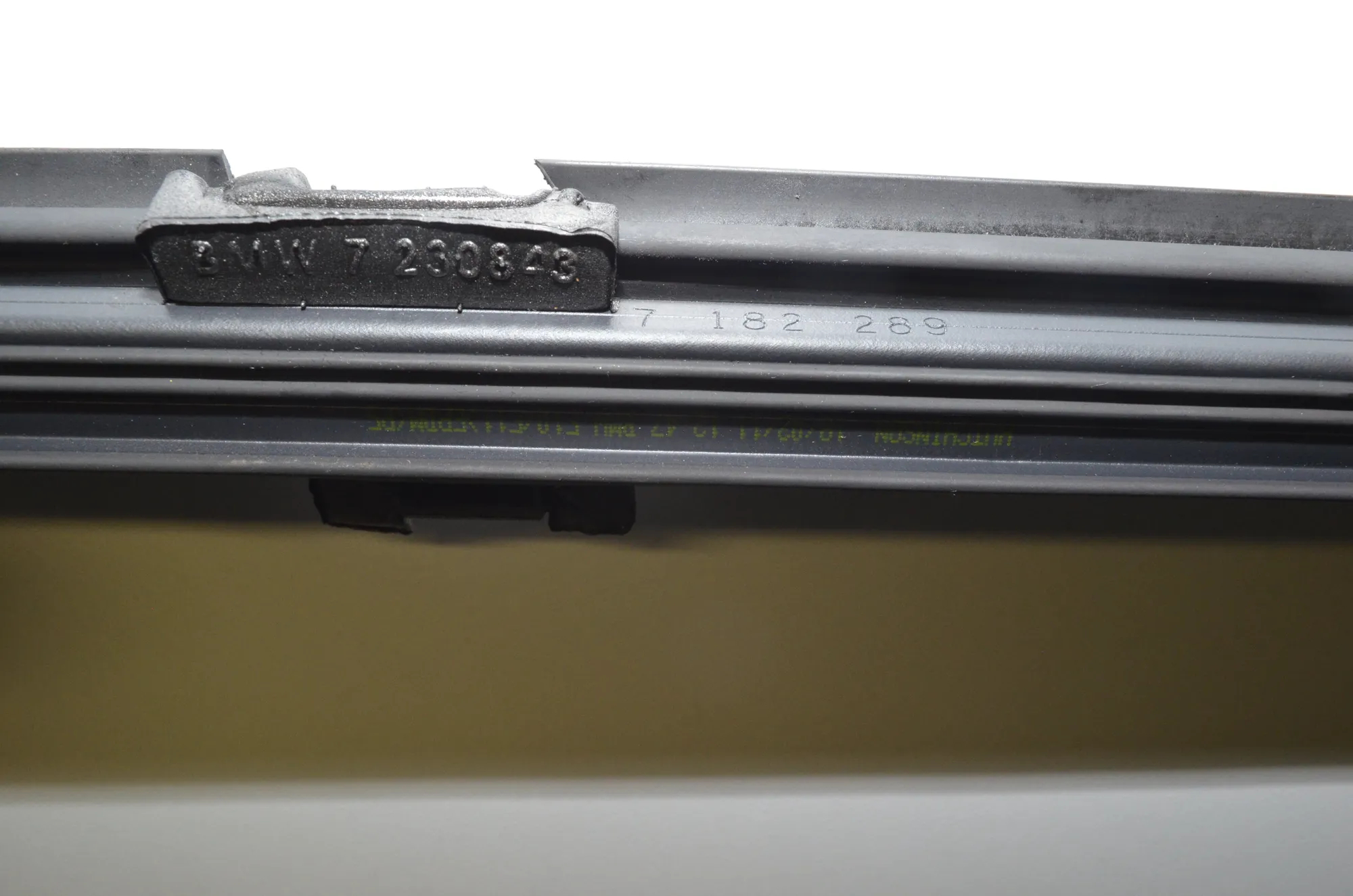 Rear Left Door Window Strip – OEM 7230843 · BMW 5 (F10) 530 d 2011 – 3