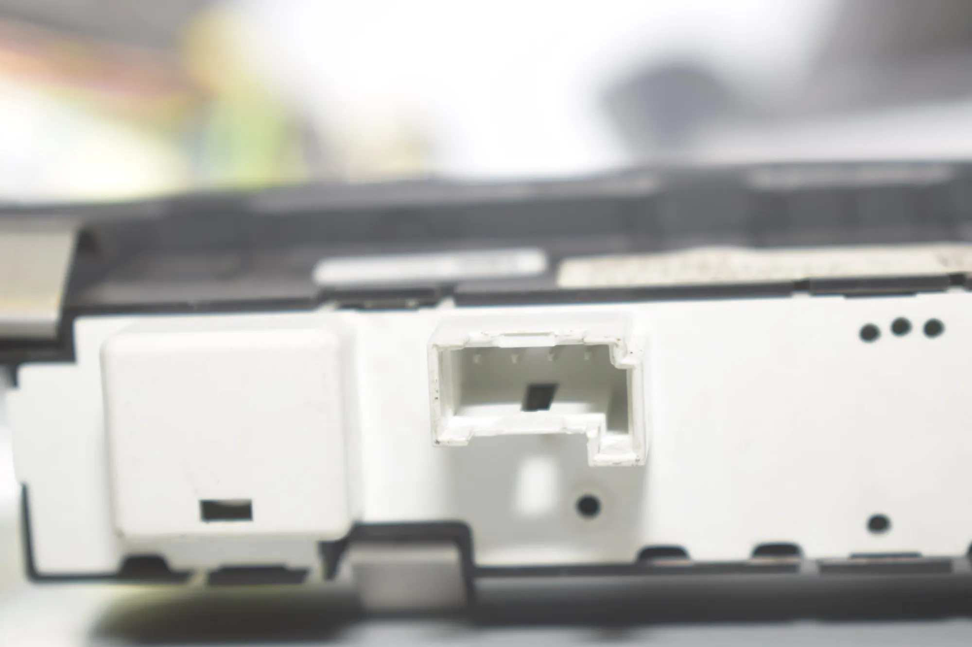 Blind Spot Control Module – OEM 6869508 · BMW 5 (F10) 530 d 2011 – 4