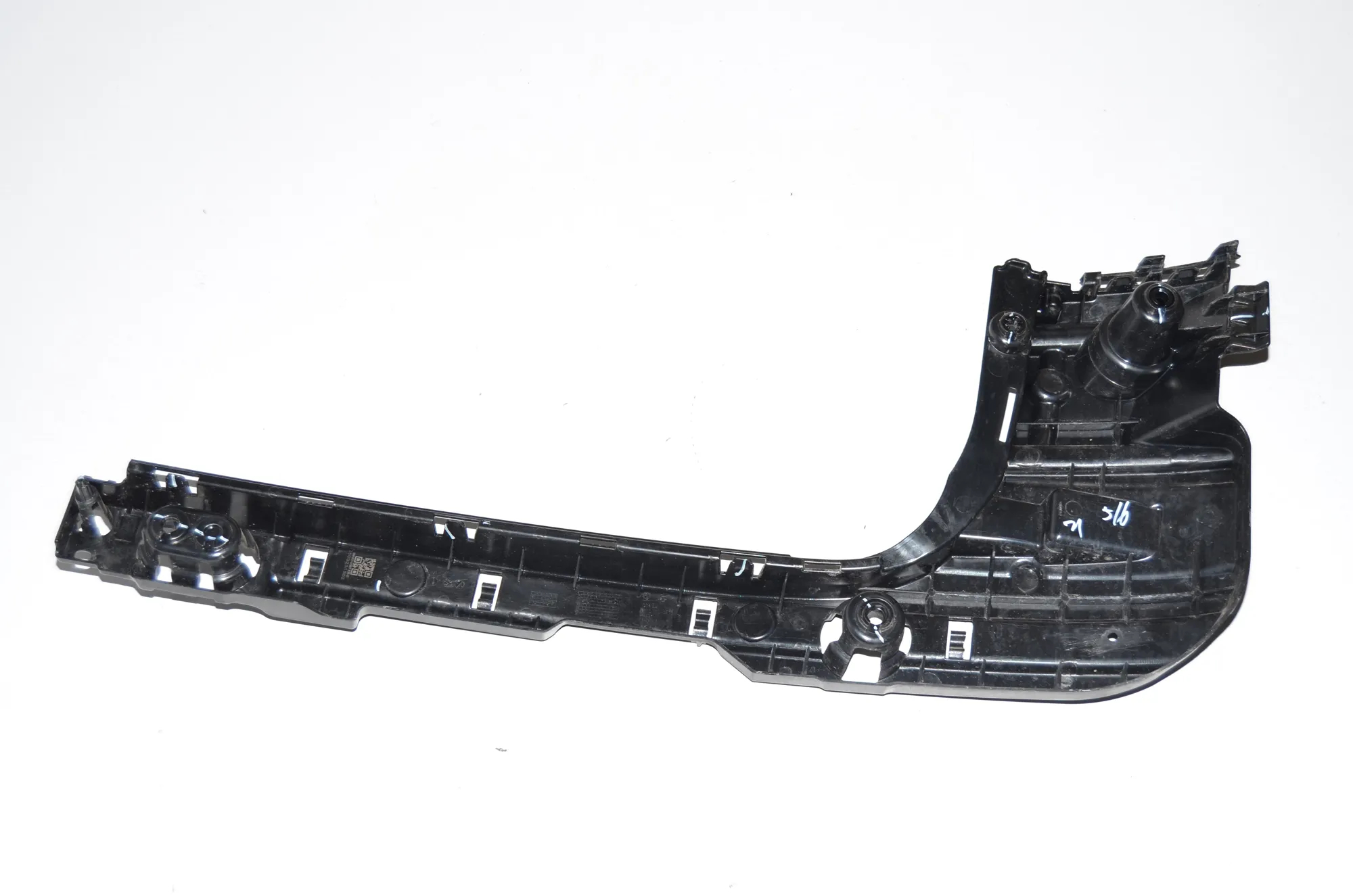 Rear Left Bumper Bracket – OEM 7946801 · BMW iX3 (G08) BMW iX3 (G08) Electric (286 HP) 2021 – 3