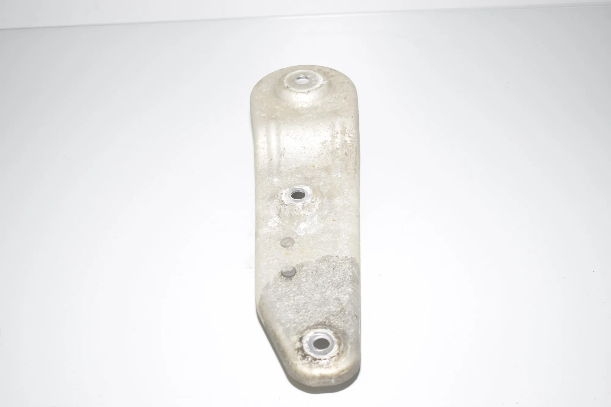 Left Side Subframe Bracket – OEM 33326776149 · BMW 5 (F10) 530 d 2011 – 3