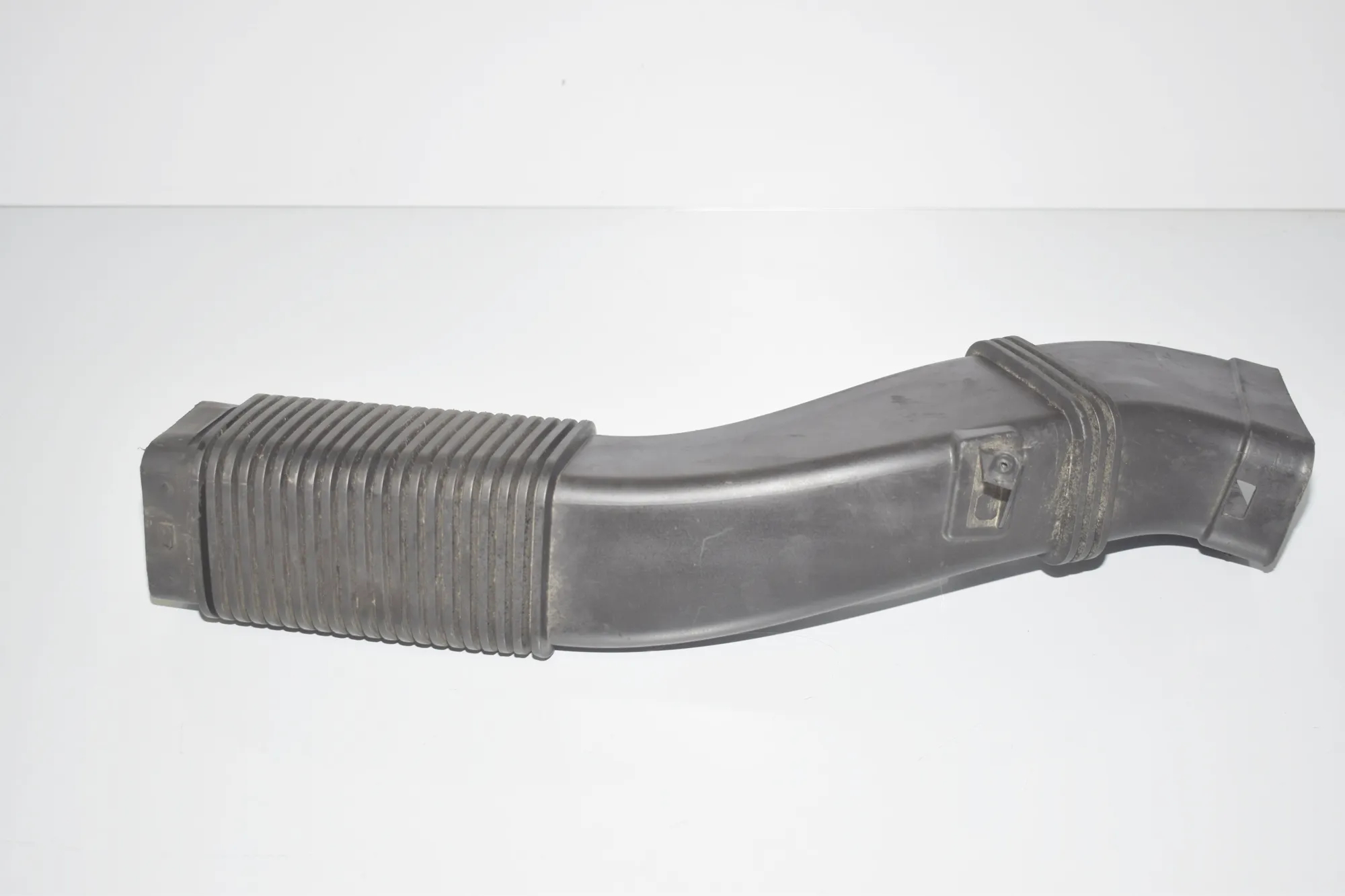 Air Intake Tube – OEM 7811597 · BMW 5 (F10) 530 d 2011 – 2