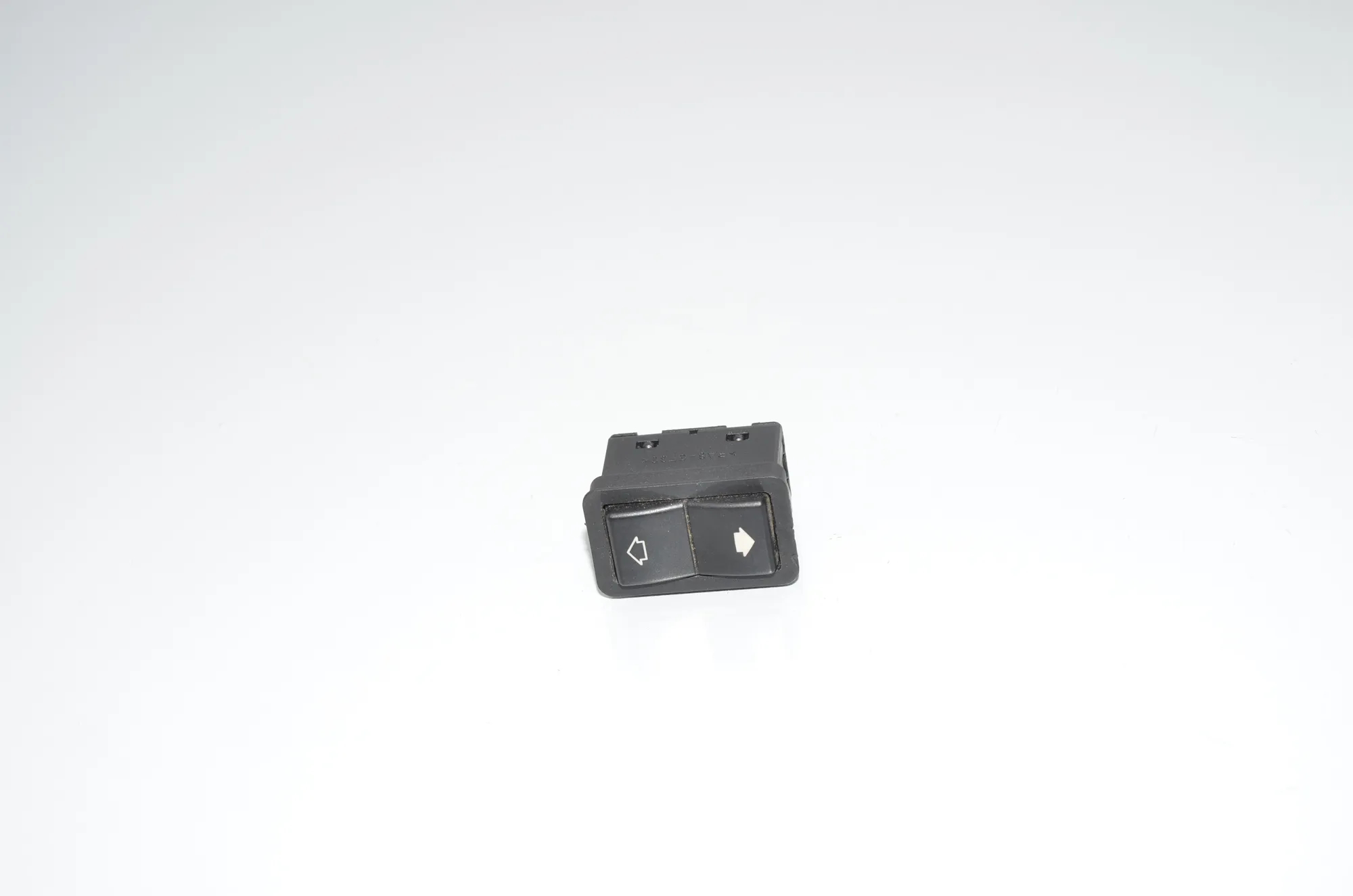 Rear Right Door Window Switch – OEM 8368974 · BMW 5 Touring (E39) 530 d 2002 – 2
