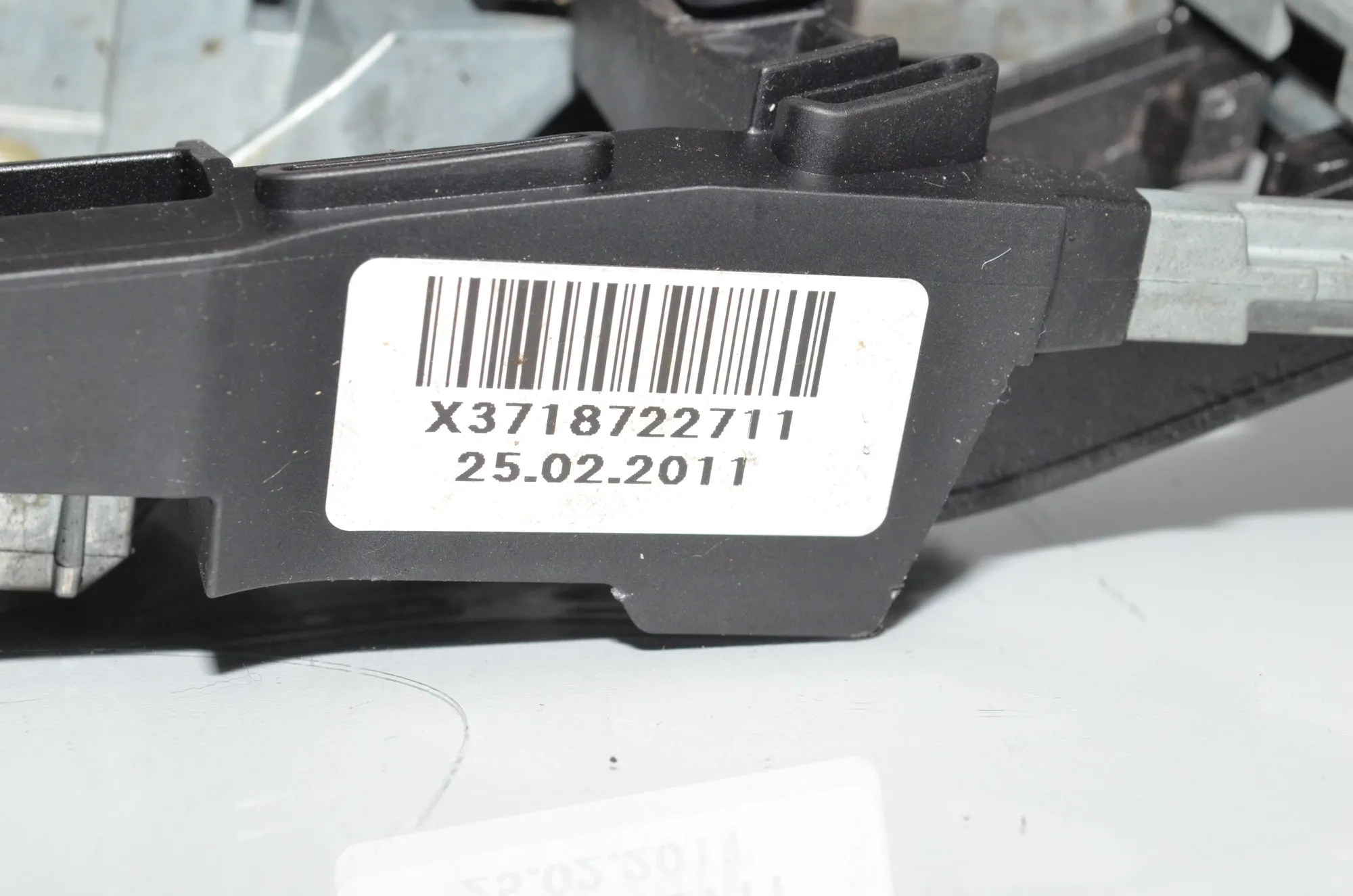 Rear Left Door Interior Handle Frame – OEM 7300327 · BMW 5 (F10) 530 d 2011 – 4