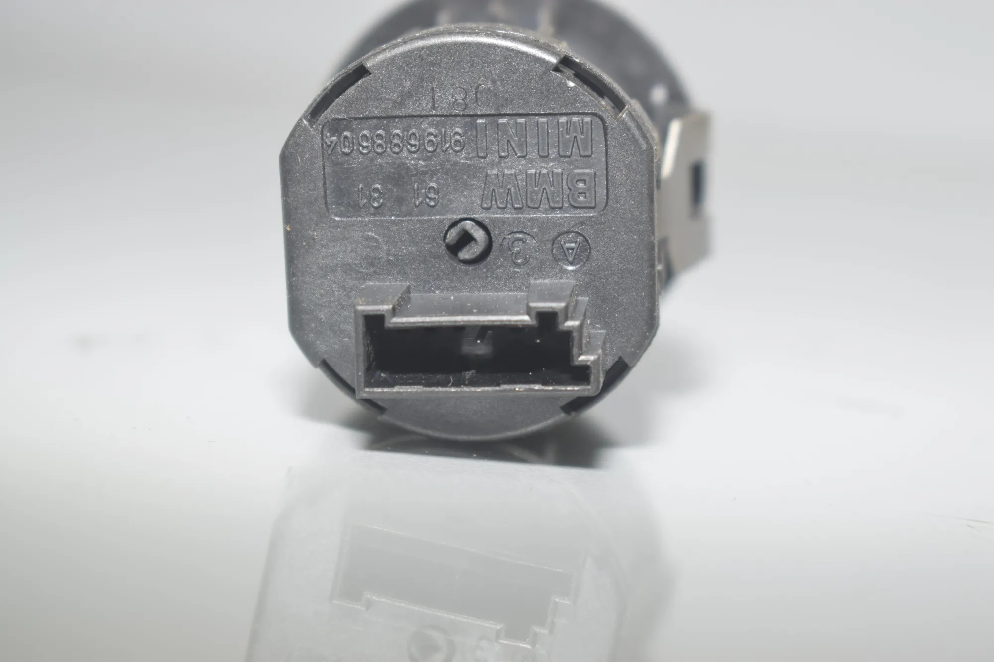 SRS Switch – OEM 61319326501 · BMW 5 (F10) 530 d 2011 – 5