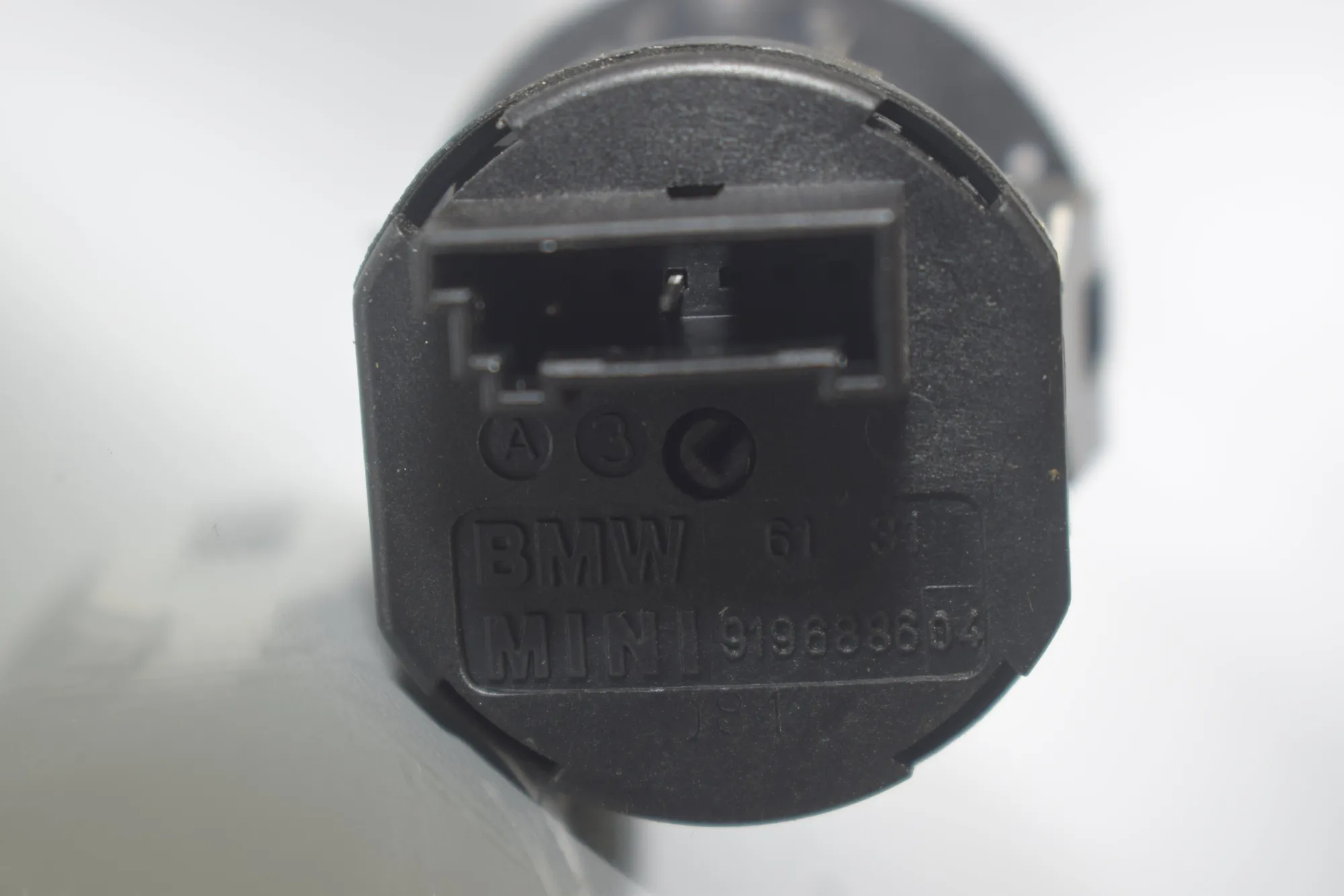 SRS Switch – OEM 61319326501 · BMW 5 (F10) 530 d 2011 – 6
