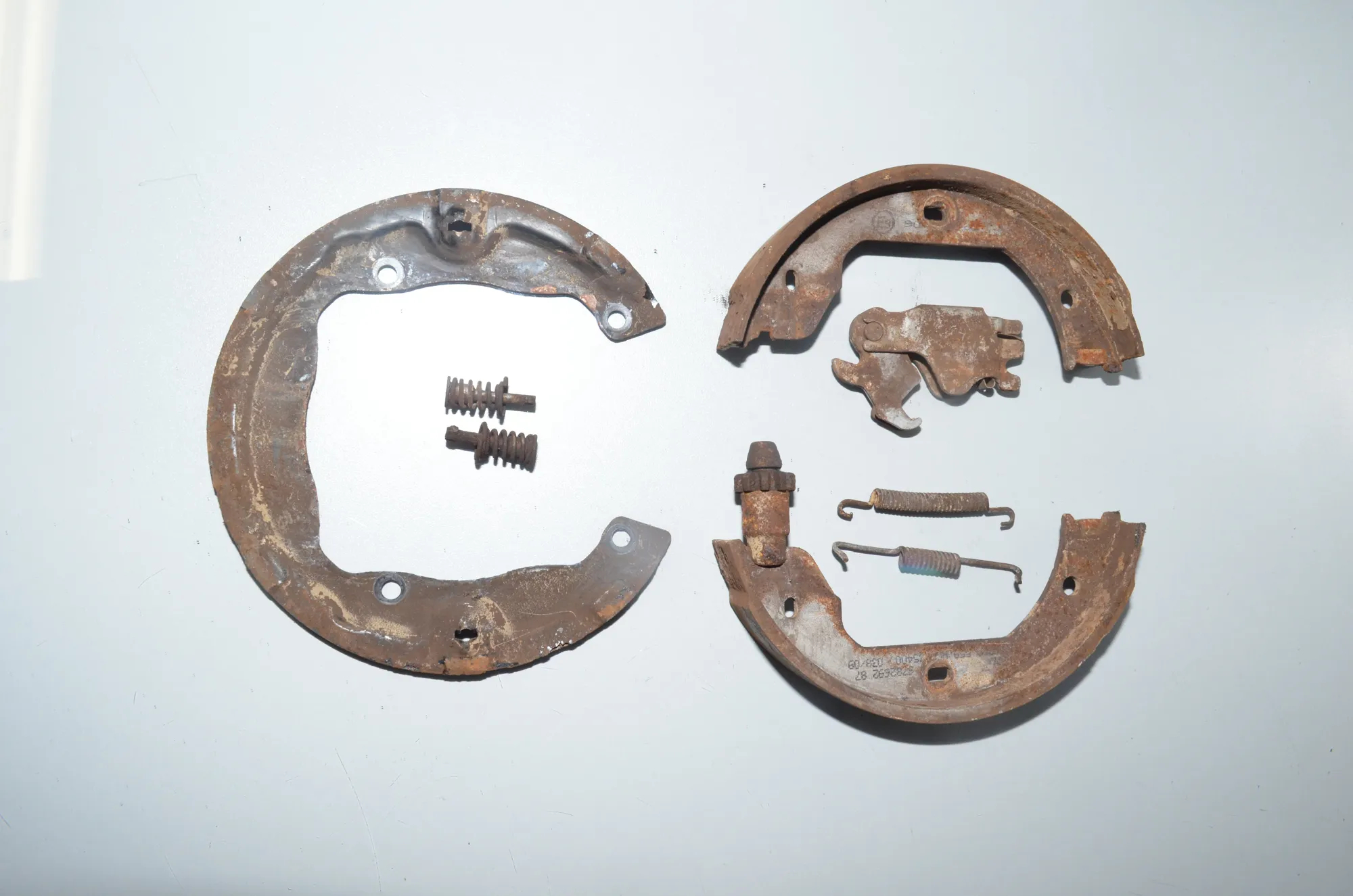 Handbrake Pads – OEM 2449263 · BMW 5 Gran Turismo (F07) 530 d 2009 – 2