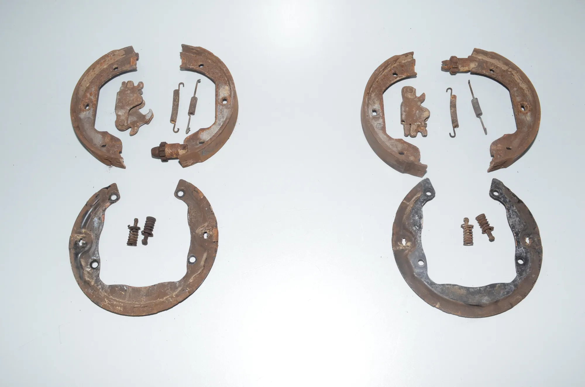Handbrake Pads – OEM 2449263 · BMW 5 Gran Turismo (F07) 530 d 2009