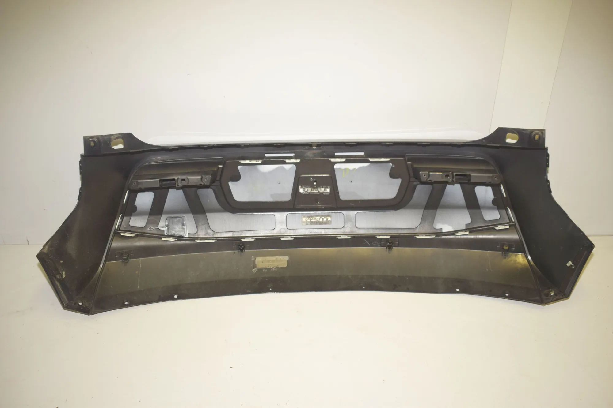 Rear Bumper – OEM 7296776 · BMW i3 (I01) BMW i3 (I01) Hybrid 2016 – 4