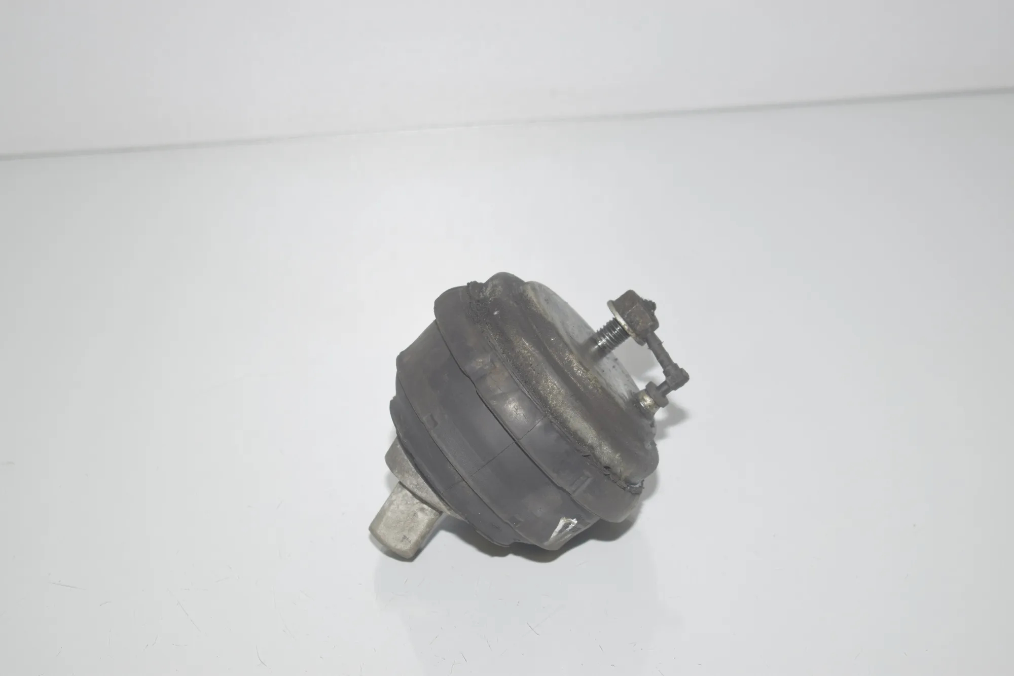 Right Side Engine Mount – OEM 18509620 · BMW 5 (E39) 530 d 2000