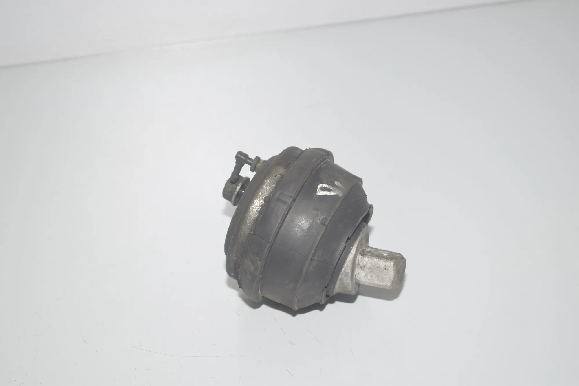 Right Side Engine Mount – OEM 18509620 · BMW 5 (E39) 530 d 2000 – 4