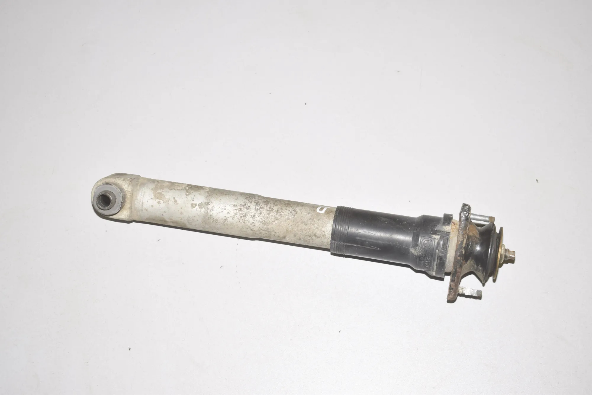 Rear Right Shock Absorber – OEM 814904557251 · BMW 5 Touring (E39) 530 d 2002 – 2