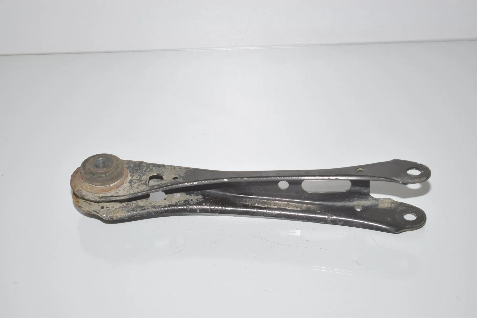 Rear Left Lower Control Arm – OEM 6786981 · BMW X3 (F25) xDrive 35 d 2012 – 3