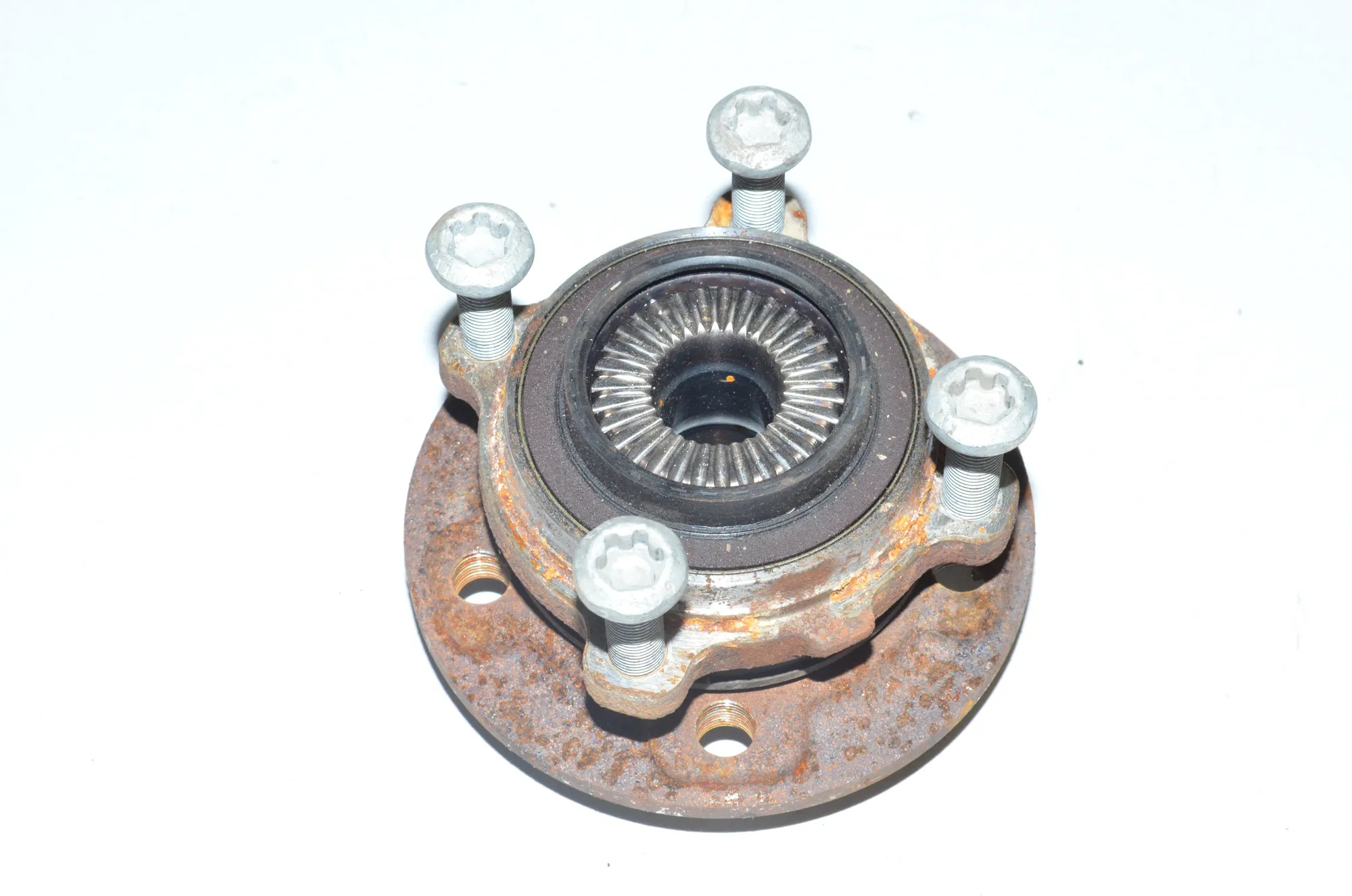 Rear Left Wheel Bearing – OEM 6852157 · BMW i3 (I01) s Electric 2021