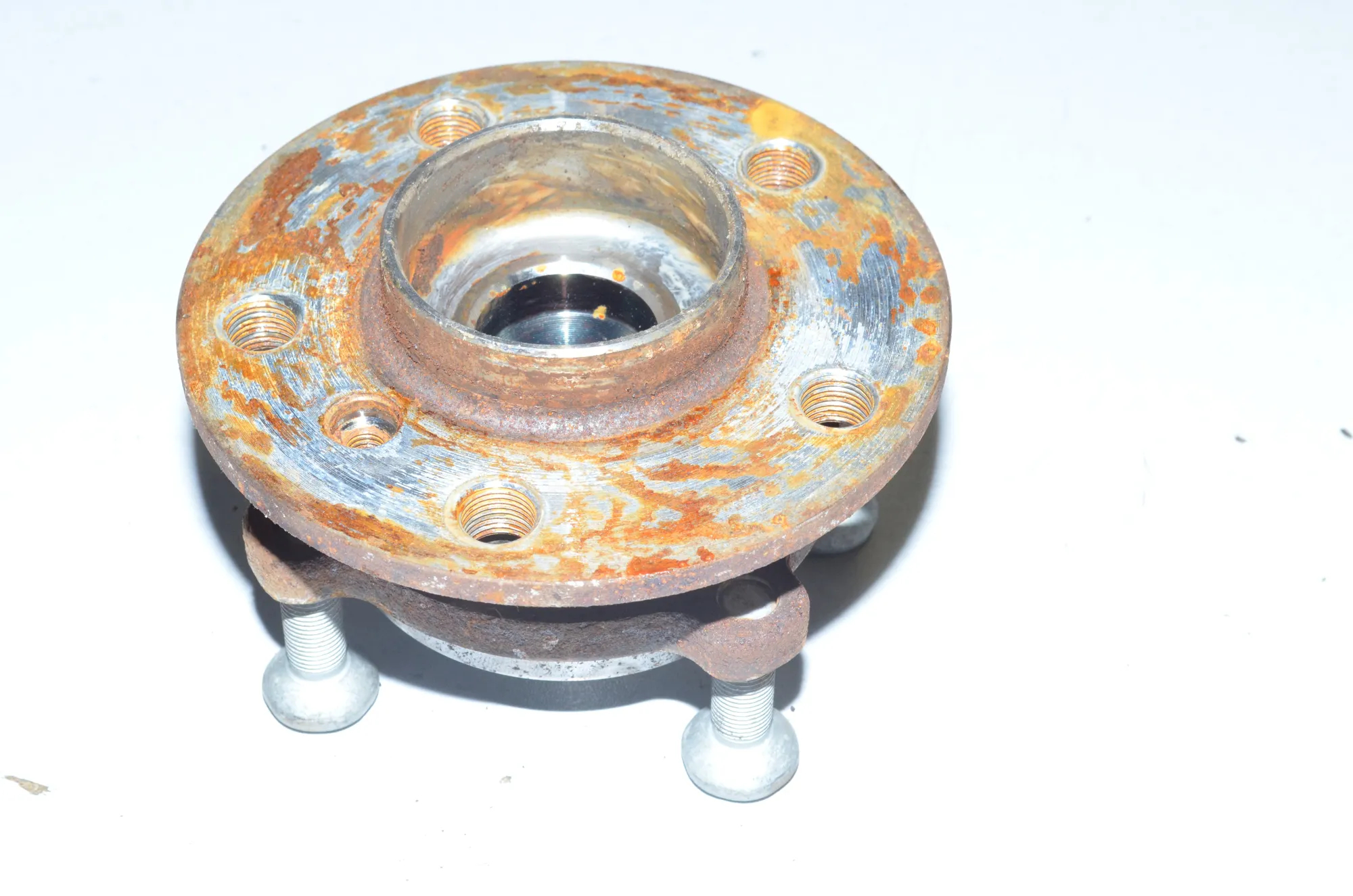 Rear Left Wheel Bearing – OEM 6852157 · BMW i3 (I01) s Electric 2021 – 4