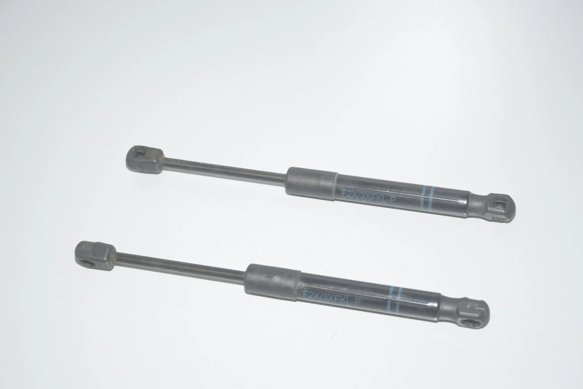 Front Left Bonnet Strut – OEM 7239233 · BMW 4 Gran Coupe (F36) BMW 4 Gran Coupe (F36) 420 d 2015