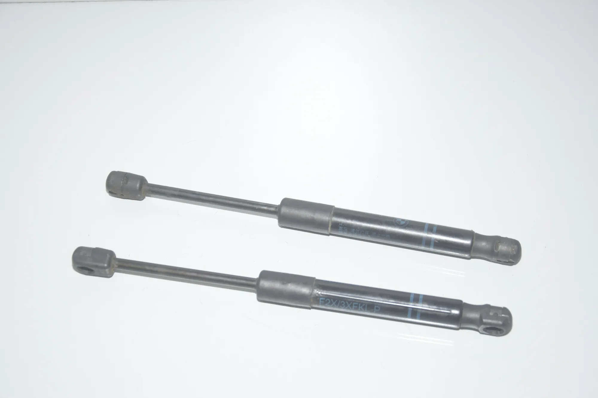 Front Left Bonnet Strut – OEM 7239233 · BMW 4 Gran Coupe (F36) BMW 4 Gran Coupe (F36) 420 d 2015 – 3