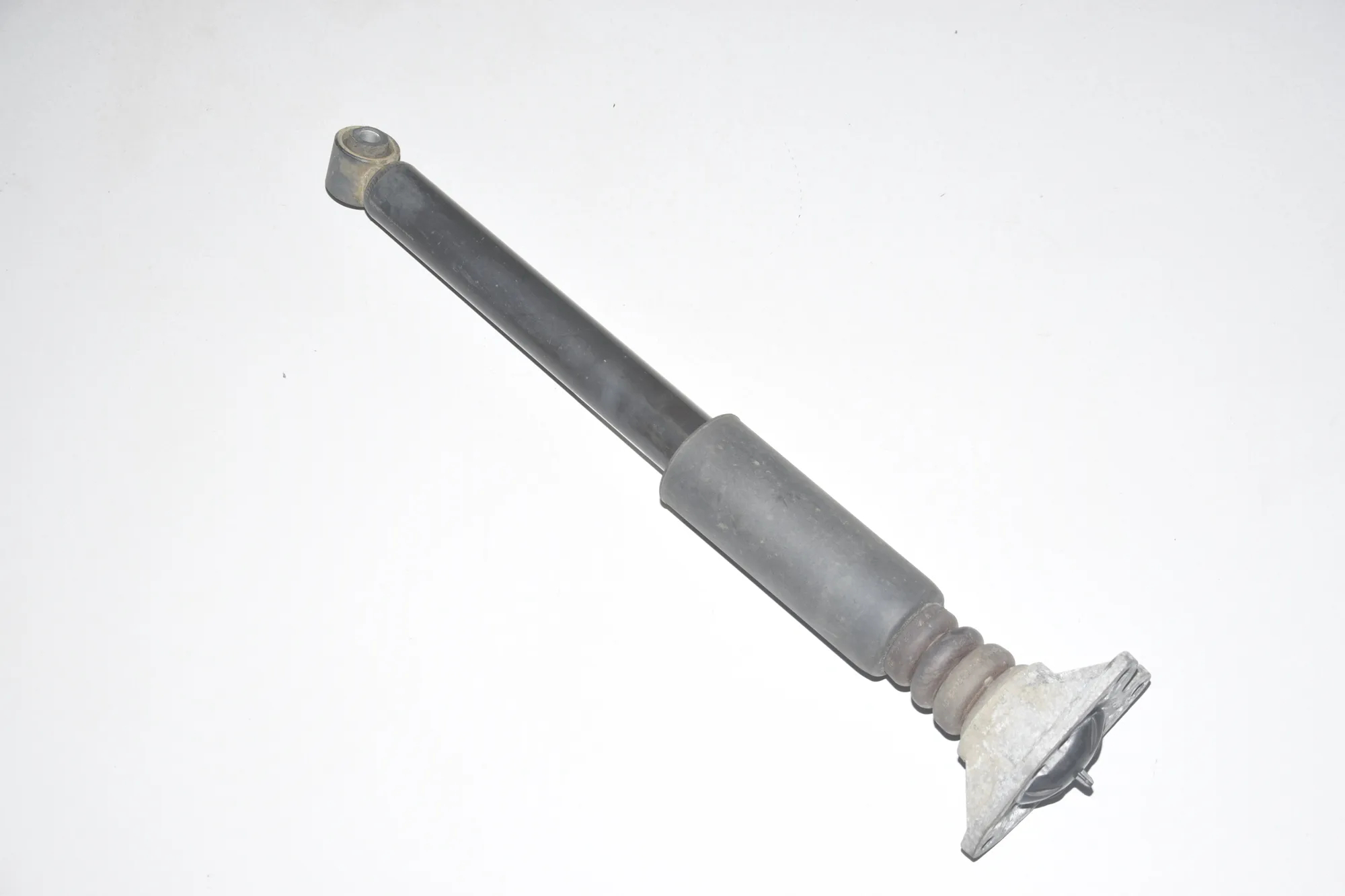 Rear Right Shock Absorber – OEM 6791706 · BMW 2 Gran Tourer (F46) 218 d xDrive 2017 – 3