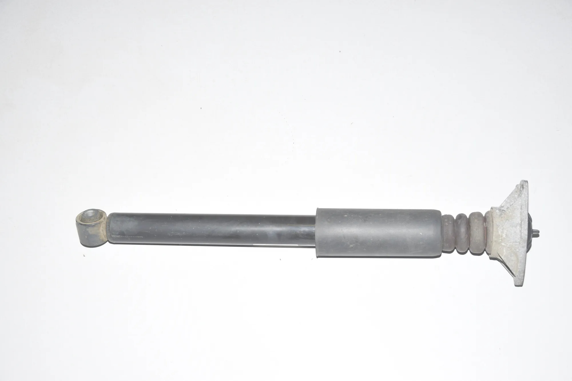 Rear Right Shock Absorber – OEM 6791706 · BMW 2 Gran Tourer (F46) 218 d xDrive 2017 – 2
