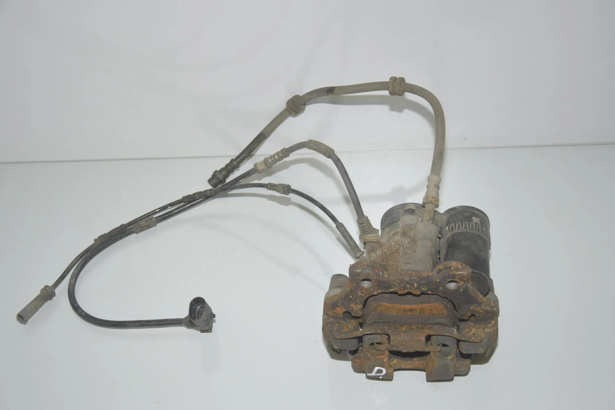 Rear Right Brake Caliper – OEM 6880380 · BMW 2 Gran Tourer (F46) 218 d xDrive 2017 – 3