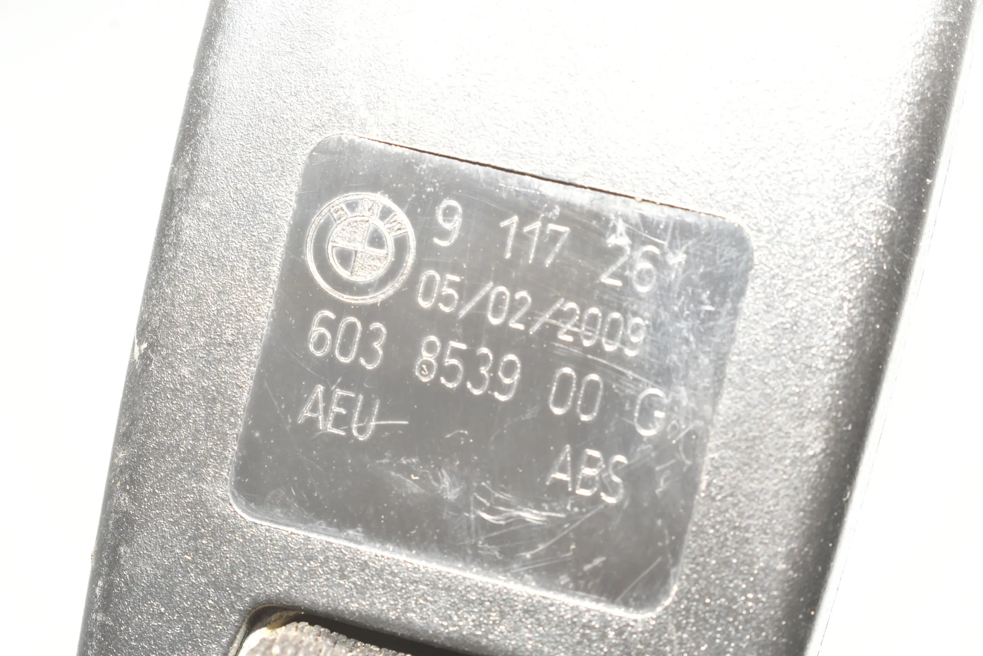 Rear Left Seat Buckle – OEM 9117261 · BMW 3 Cabrio (E93) 320 d 2009 – 4