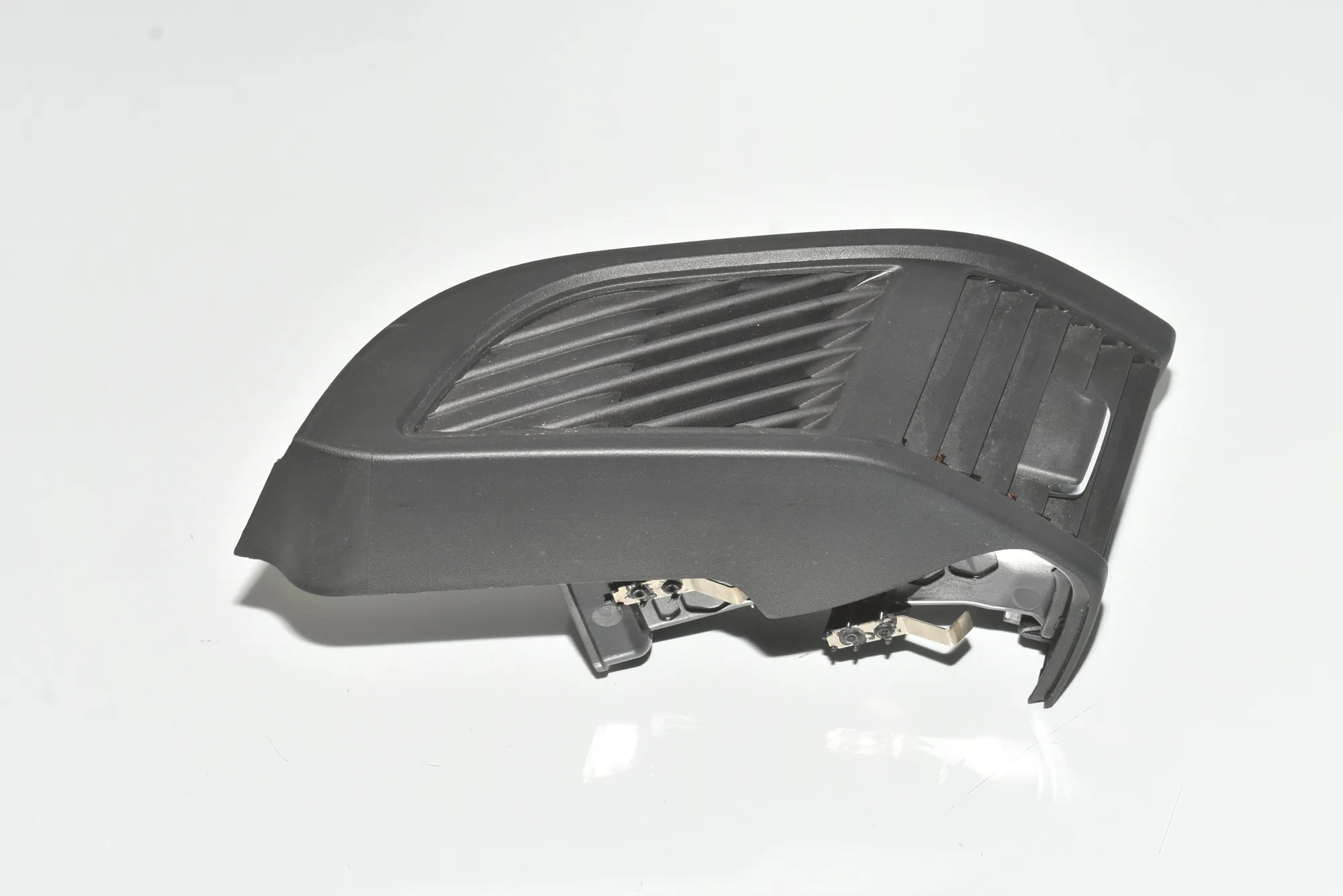 Dashboard Air Vents – OEM 64229283003 · BMW i3 (I01) s Electric 2021 – 2