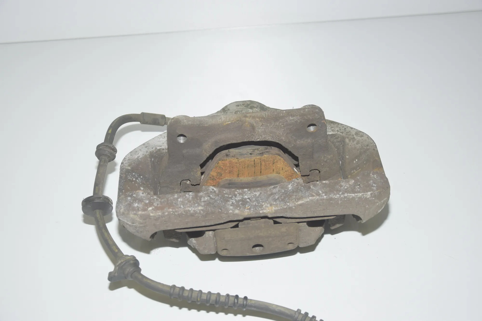 Front Right Brake Caliper – OEM 6792690 · BMW 5 Touring (F11) 530 d xDrive 2011 – 4