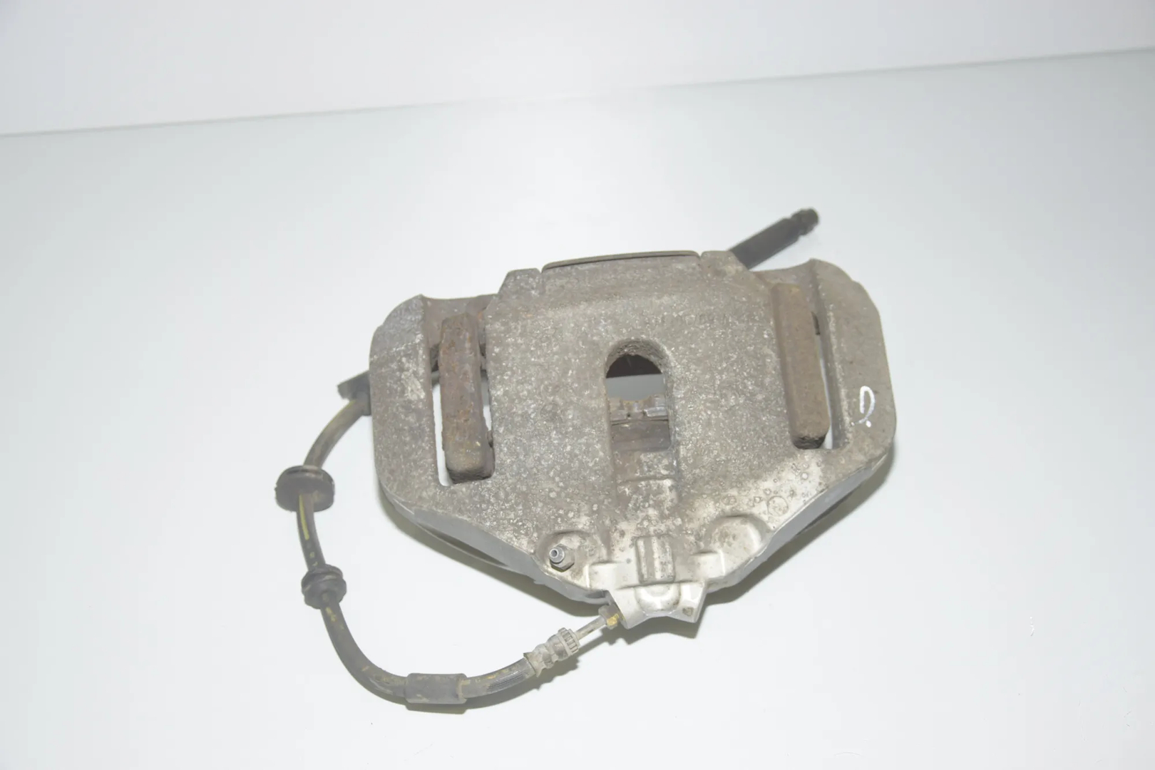Front Right Brake Caliper – OEM 6792690 · BMW 5 Touring (F11) 530 d xDrive 2011 – 3