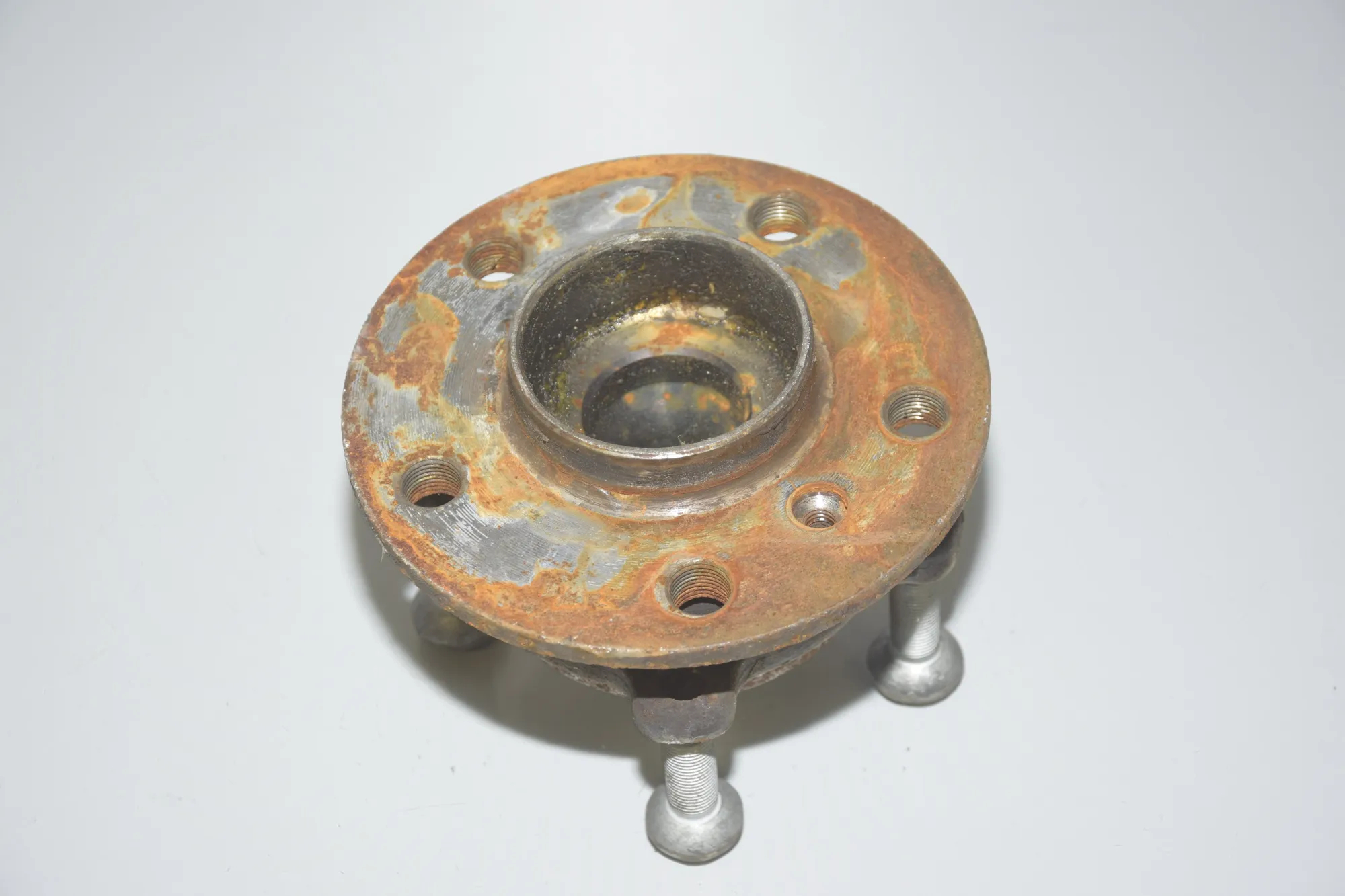 Front Left Wheel Bearing – OEM 6852157 · BMW 2 Gran Tourer (F46) 218 d xDrive 2017 – 2