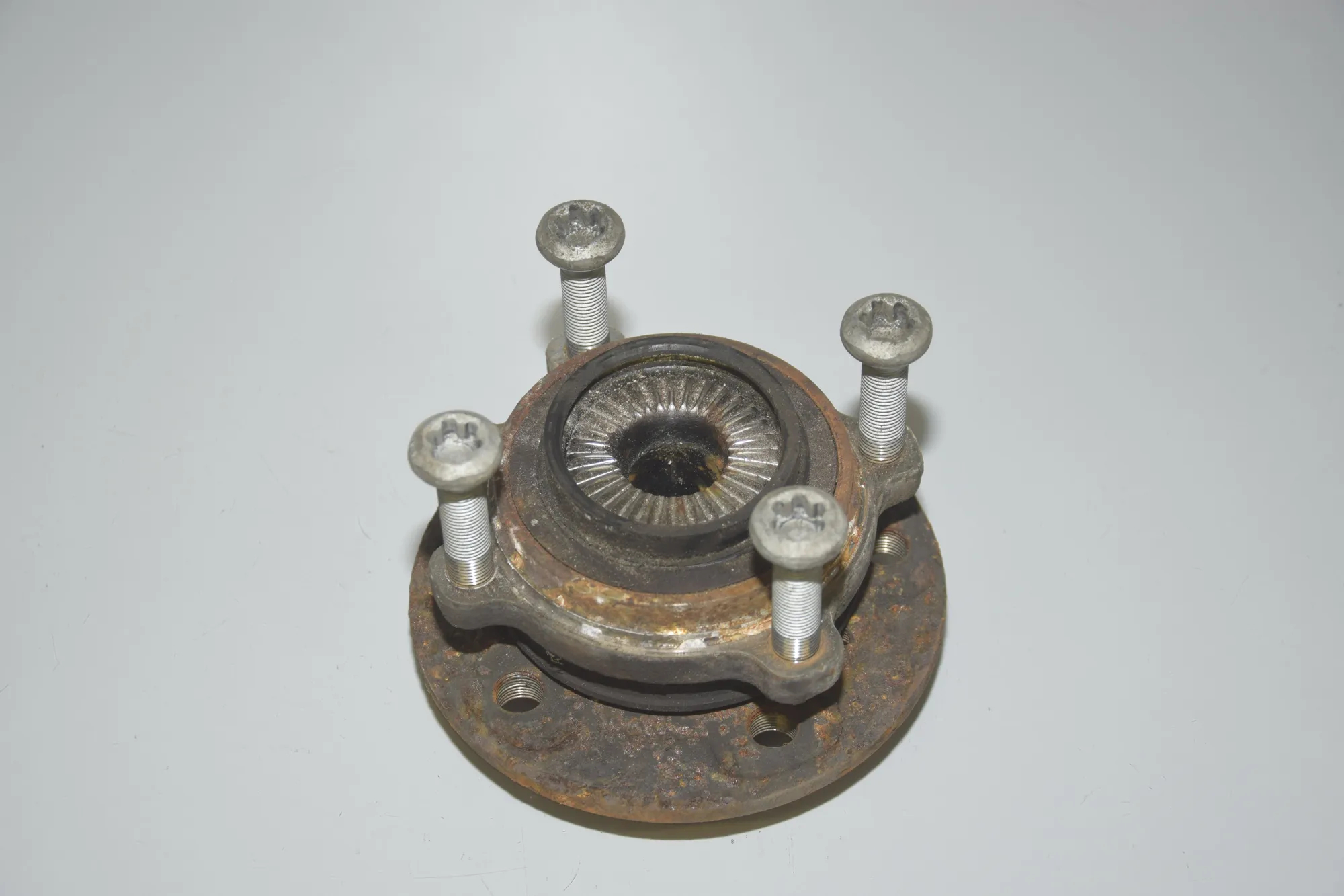 Front Left Wheel Bearing – OEM 6852157 · BMW 2 Gran Tourer (F46) 218 d xDrive 2017 – 4