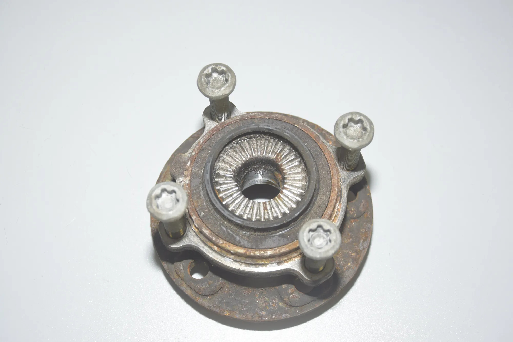 Front Left Wheel Bearing – OEM 6852157 · BMW 2 Gran Tourer (F46) 218 d xDrive 2017 – 3