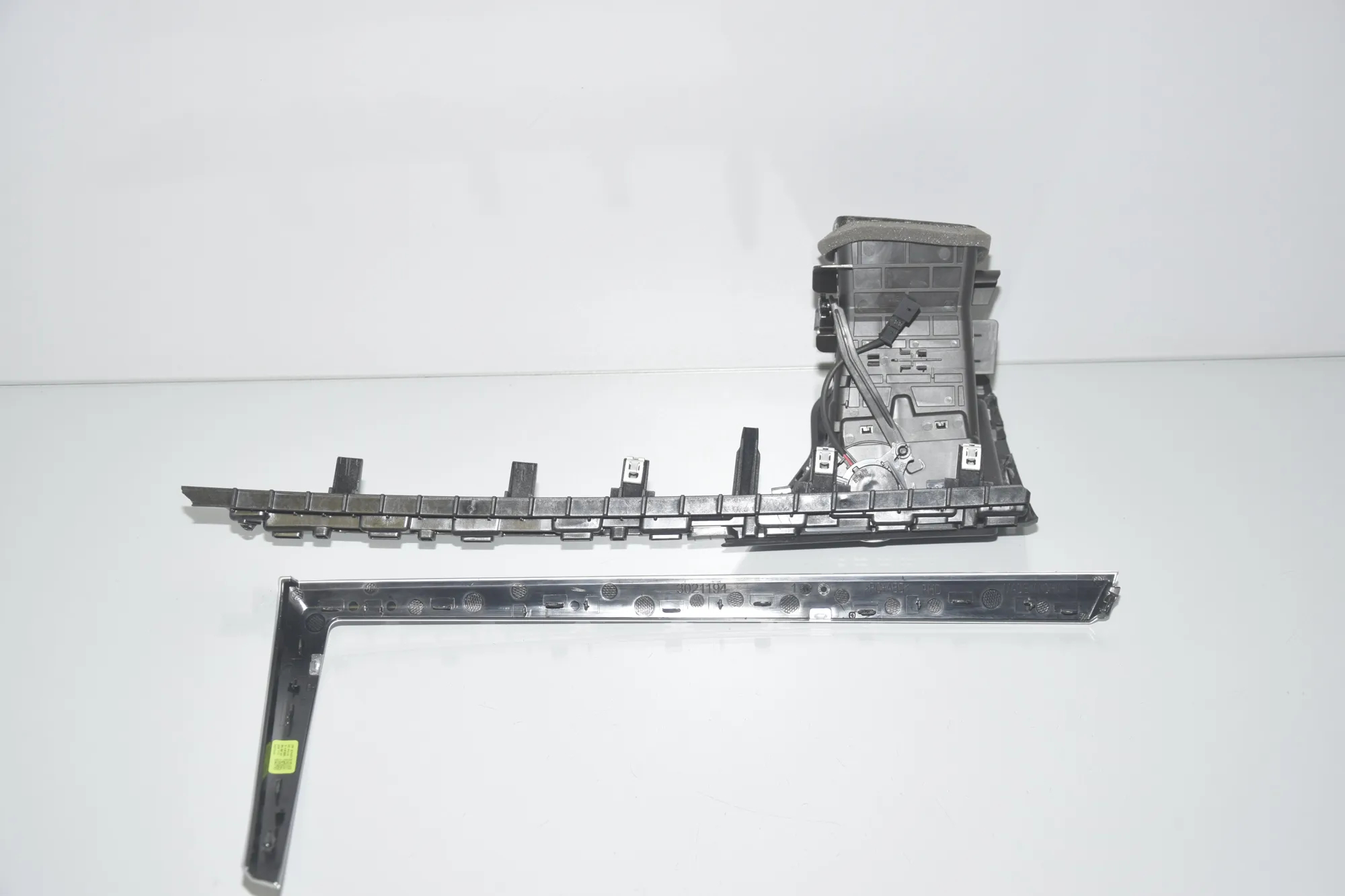 Dashboard Trim – OEM 3021194 · BMW iX3 (G08) (2020 - -) Electric (286 HP) 2022 – 6