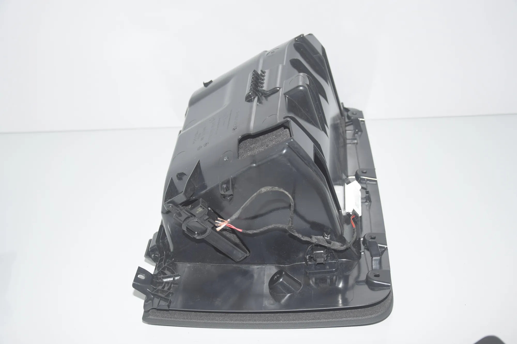 Glove Compartment – OEM 9363452 · BMW iX3 (G08) (2020 - -) Electric (286 HP) 2022 – 5