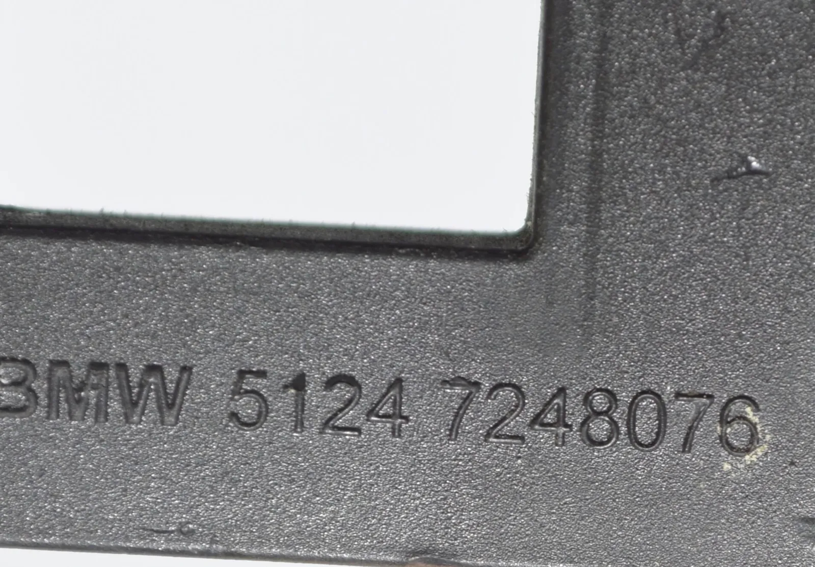 Bracket – OEM 9291288 · BMW i3 (I01) s Electric 2021 – 13