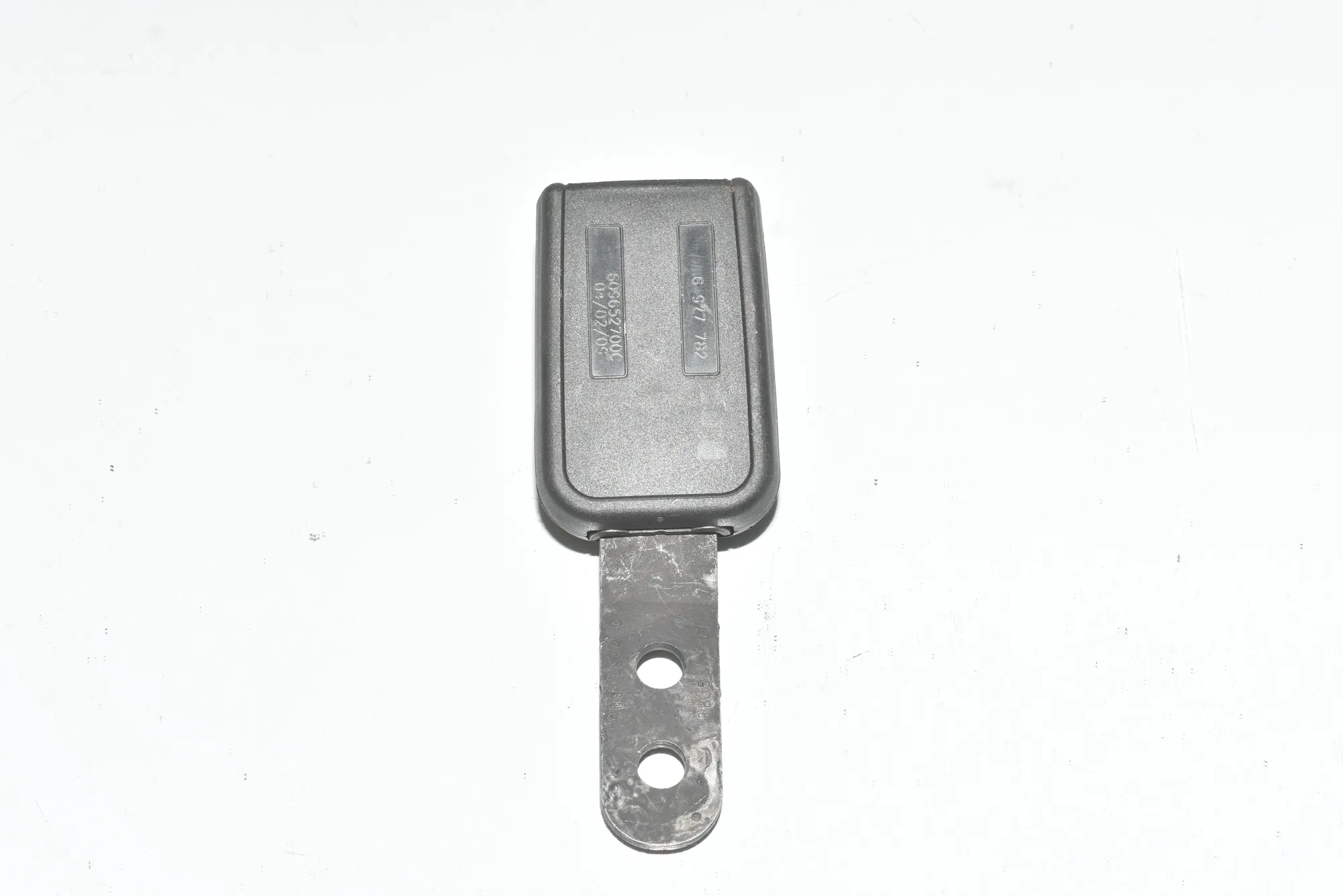 Rear Middle Seat Buckle – OEM 6977782 · BMW 3 Cabrio (E93) 320 d 2009 – 3