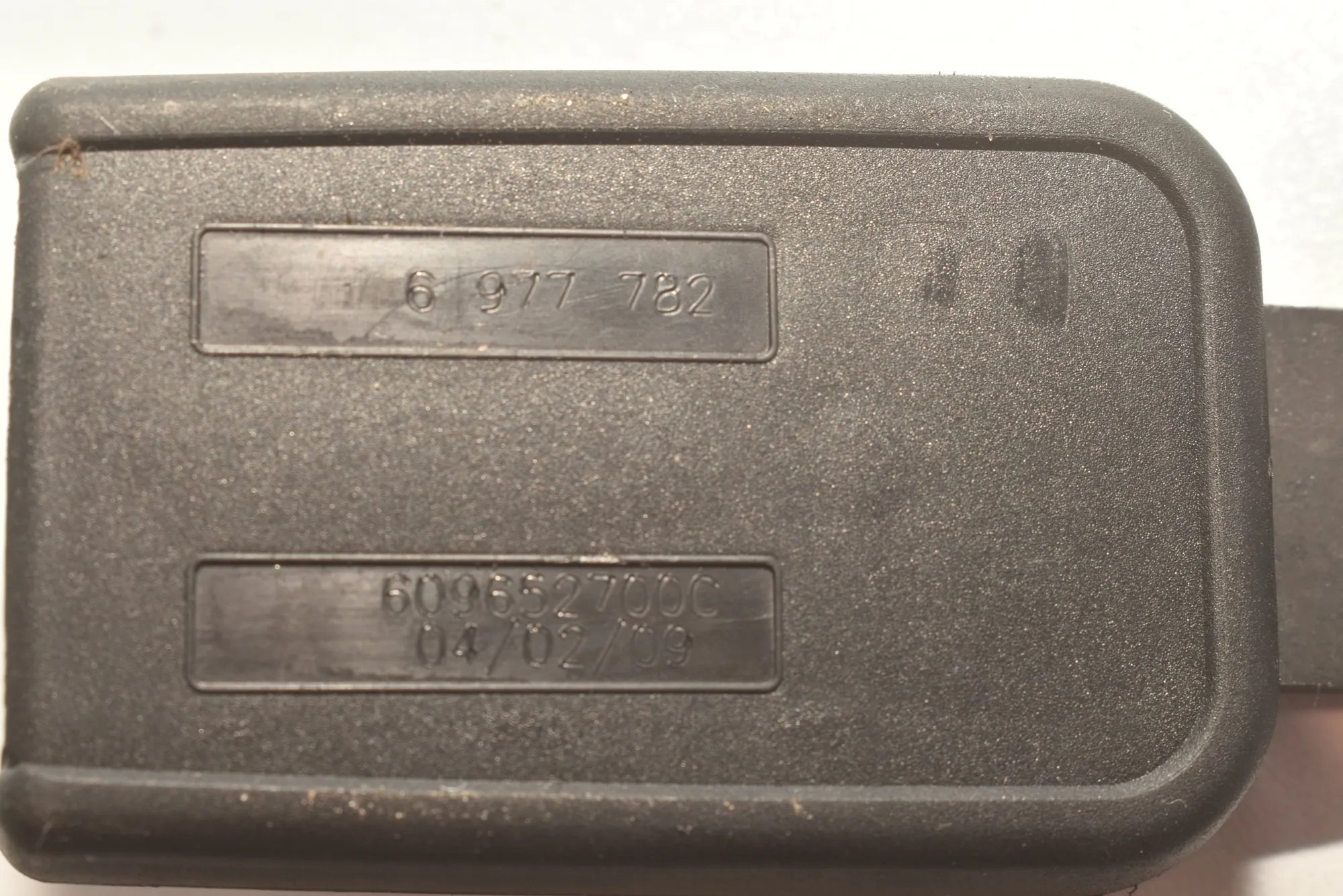 Rear Middle Seat Buckle – OEM 6977782 · BMW 3 Cabrio (E93) 320 d 2009 – 4