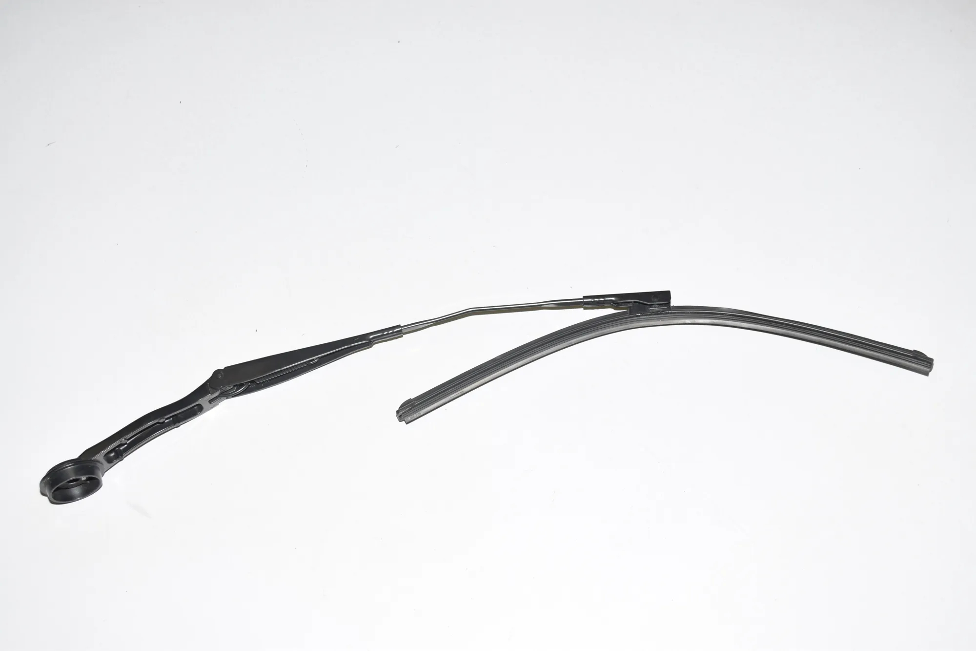 Front Wiper Arms – OEM 7322164 · BMW i3 (I01) s Electric 2021 – 2
