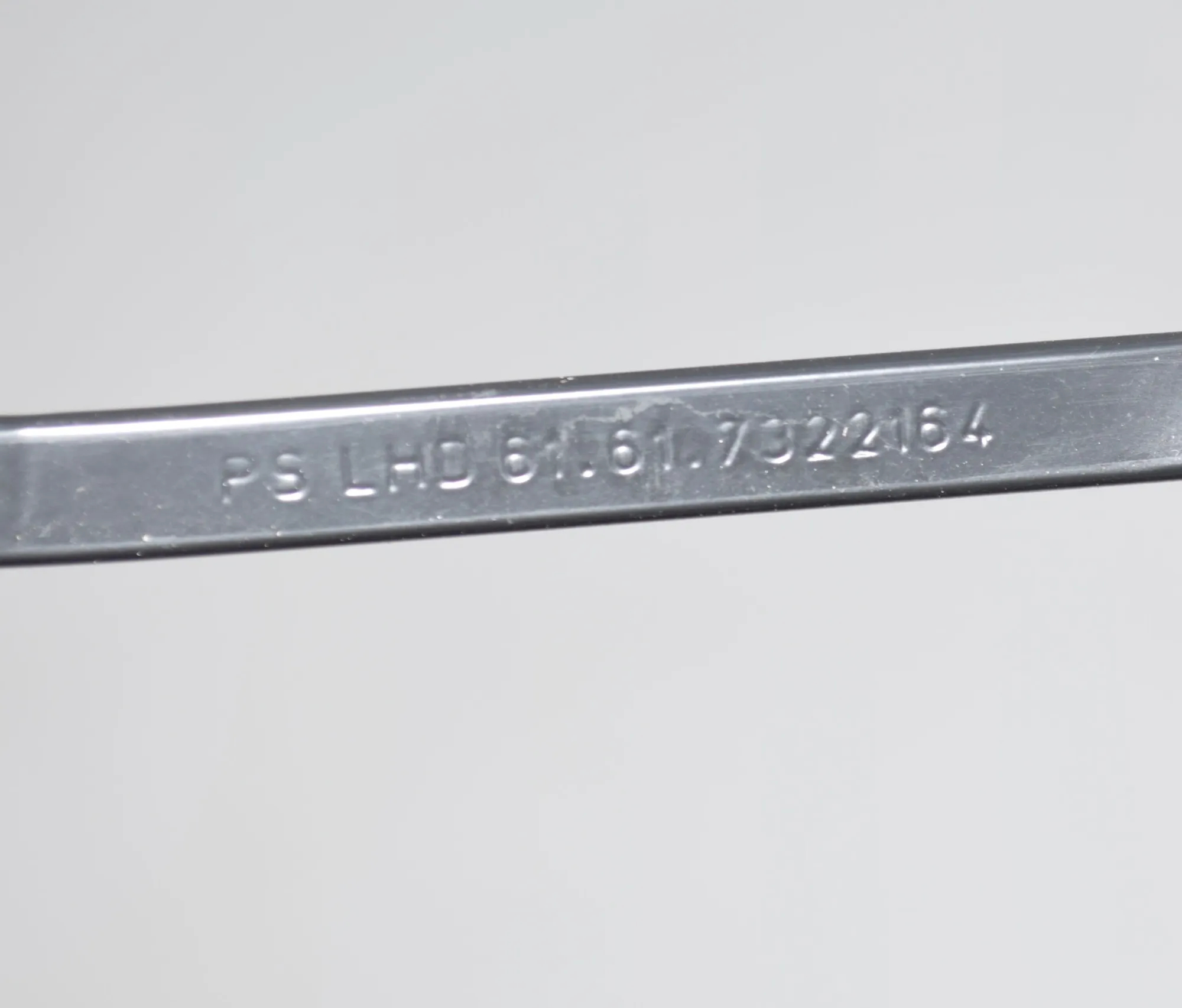 Front Wiper Arms – OEM 7322164 · BMW i3 (I01) s Electric 2021 – 5