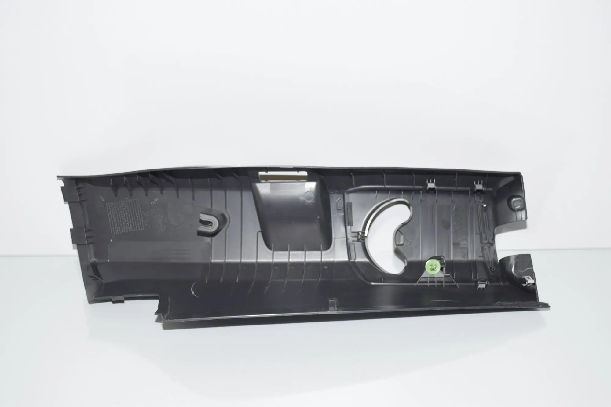 Left Side B Pillar Trim – OEM 7287935 · BMW i3 (I01) s Electric 2021 – 3