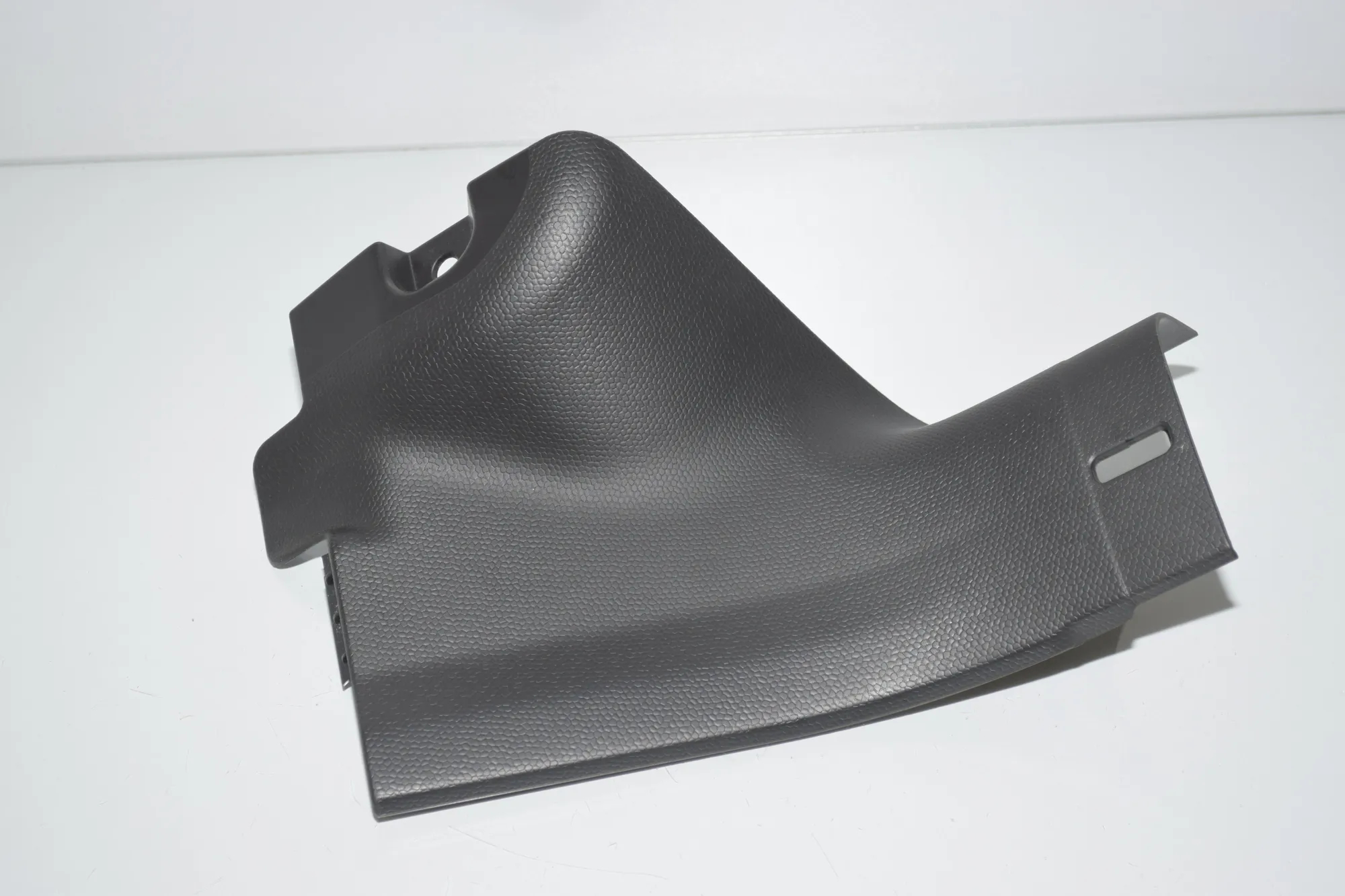 Rear Right Interior Step Trim – OEM 7272382 · BMW i3 (I01) s Electric 2021