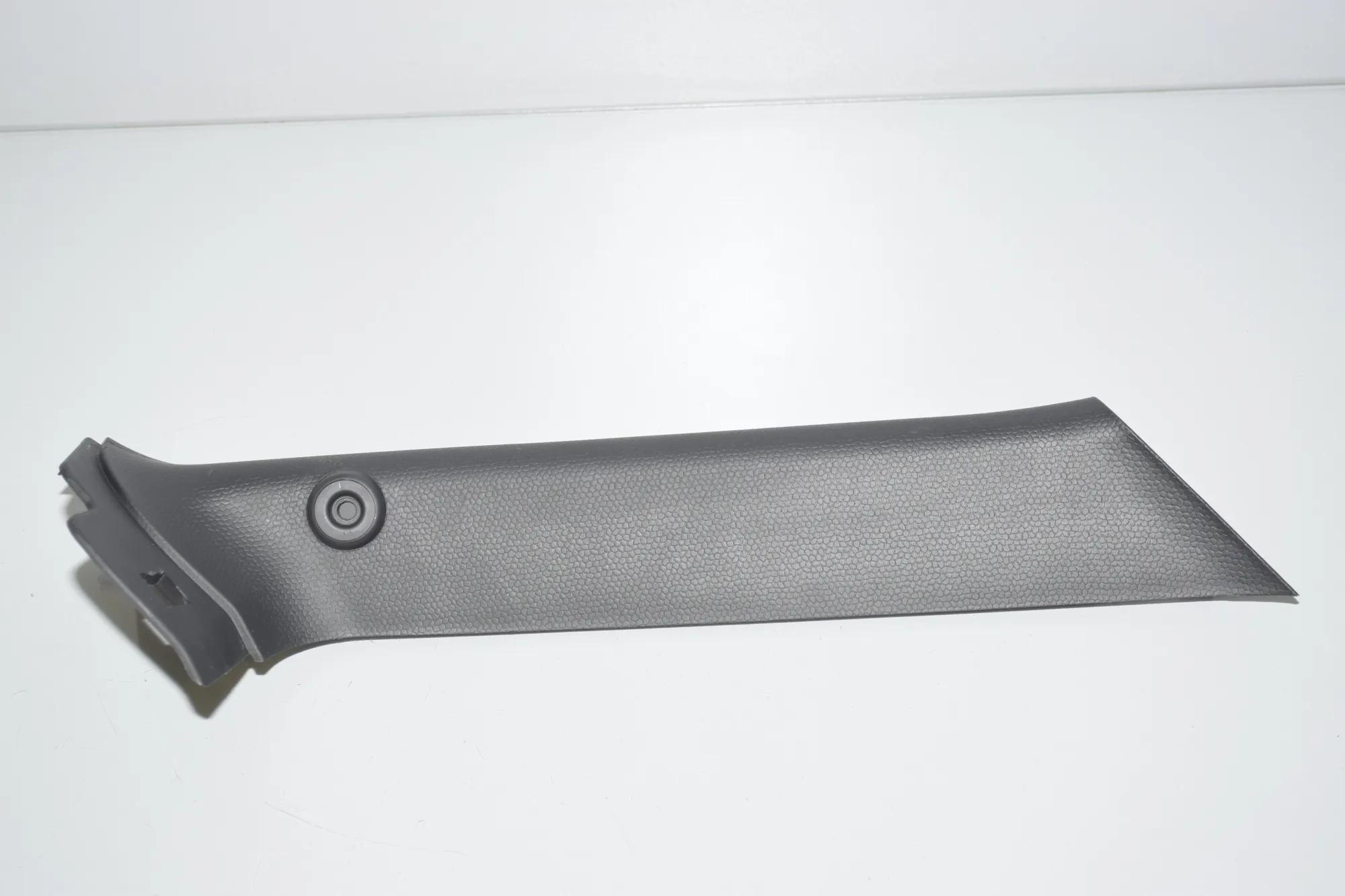 Tailgate Bootlid Trim – OEM 7315765 · BMW i3 (I01) s Electric 2021 – 2