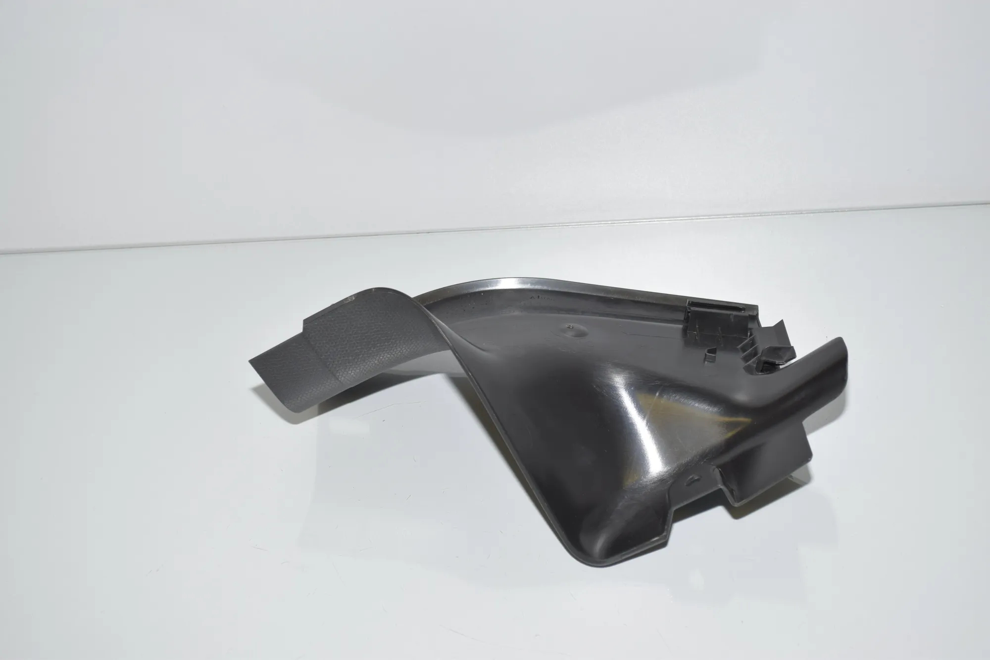 Rear Left Interior Step Trim – OEM 7272381 · BMW i3 (I01) s Electric 2021 – 3