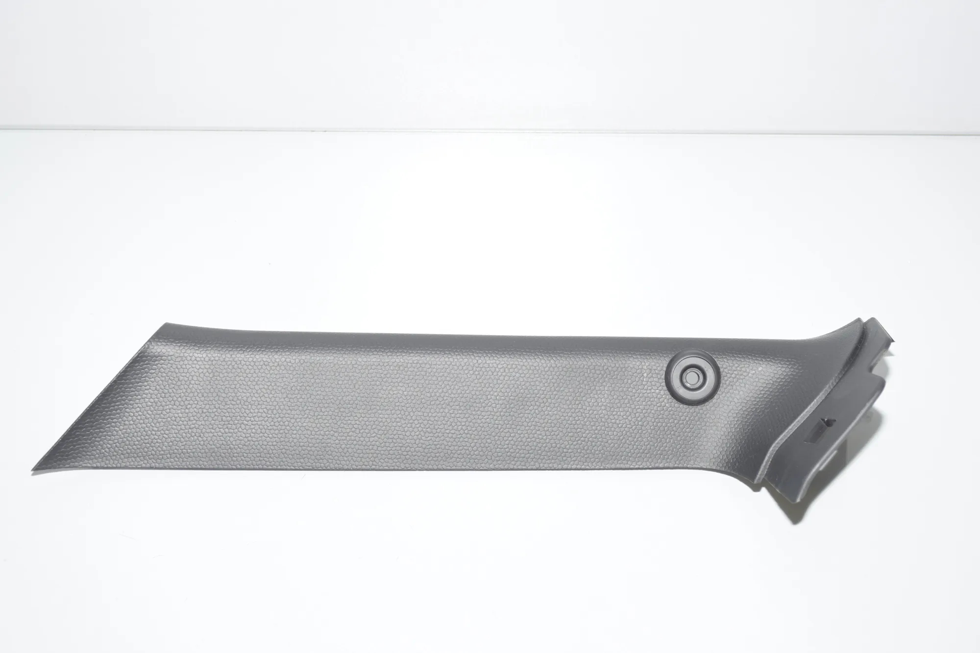 Tailgate Bootlid Trim – OEM 7315766 · BMW i3 (I01) s Electric 2021