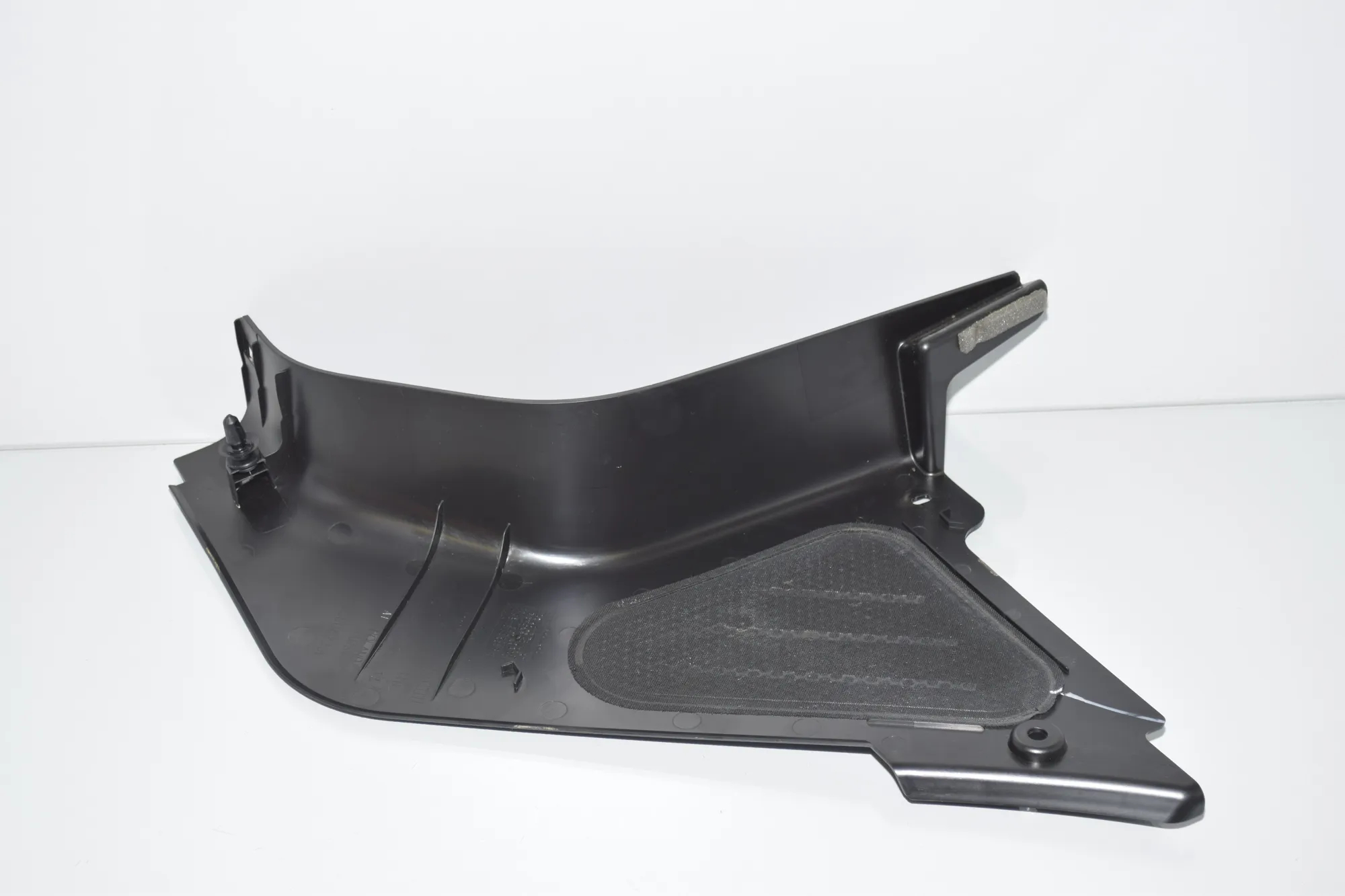 Front Right Interior Step Trim – OEM 7272418 · BMW i3 (I01) s Electric 2021 – 3