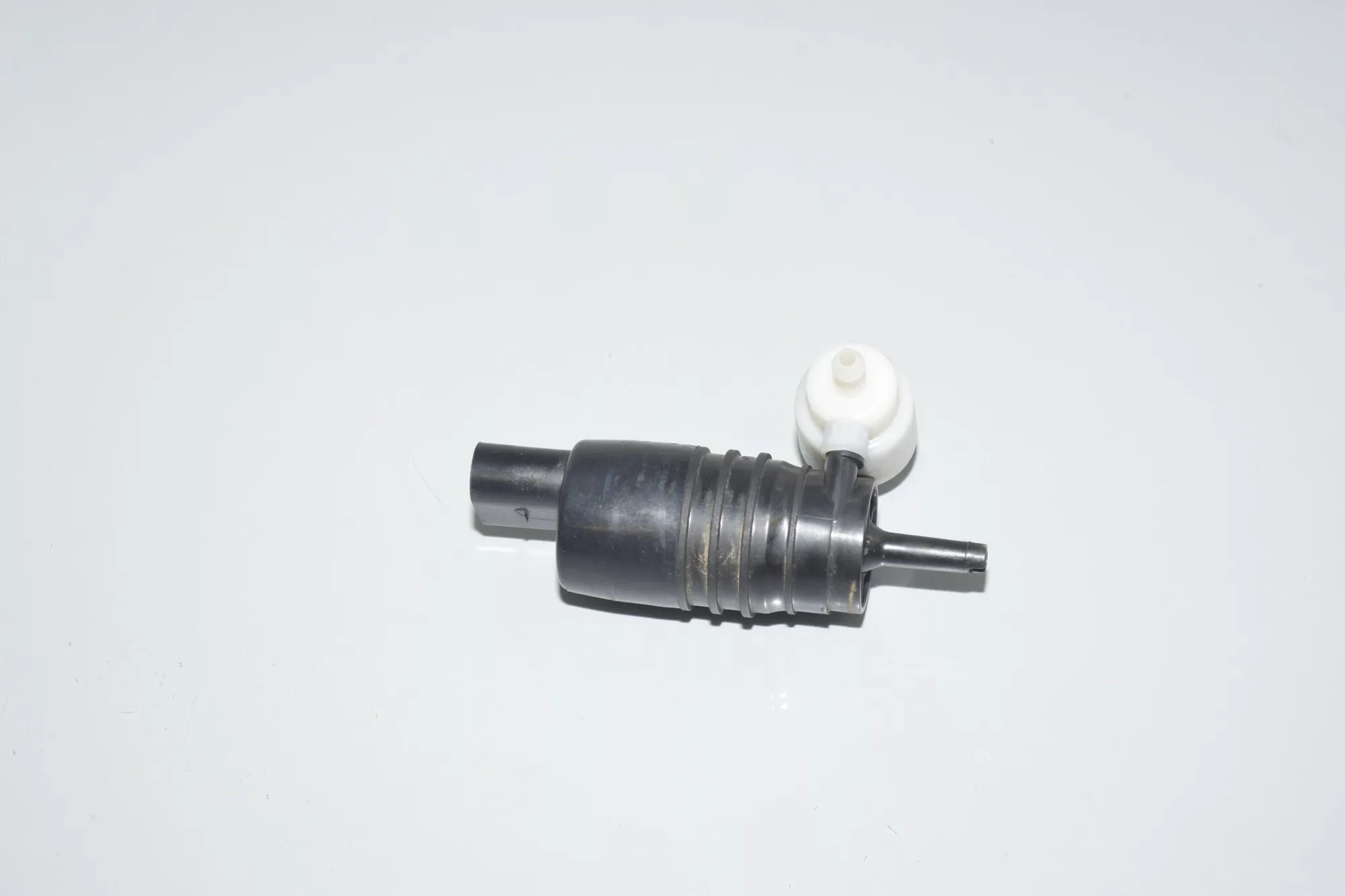 Washer Tank Motor – OEM 7388349 · BMW i3 (I01) s Electric 2021