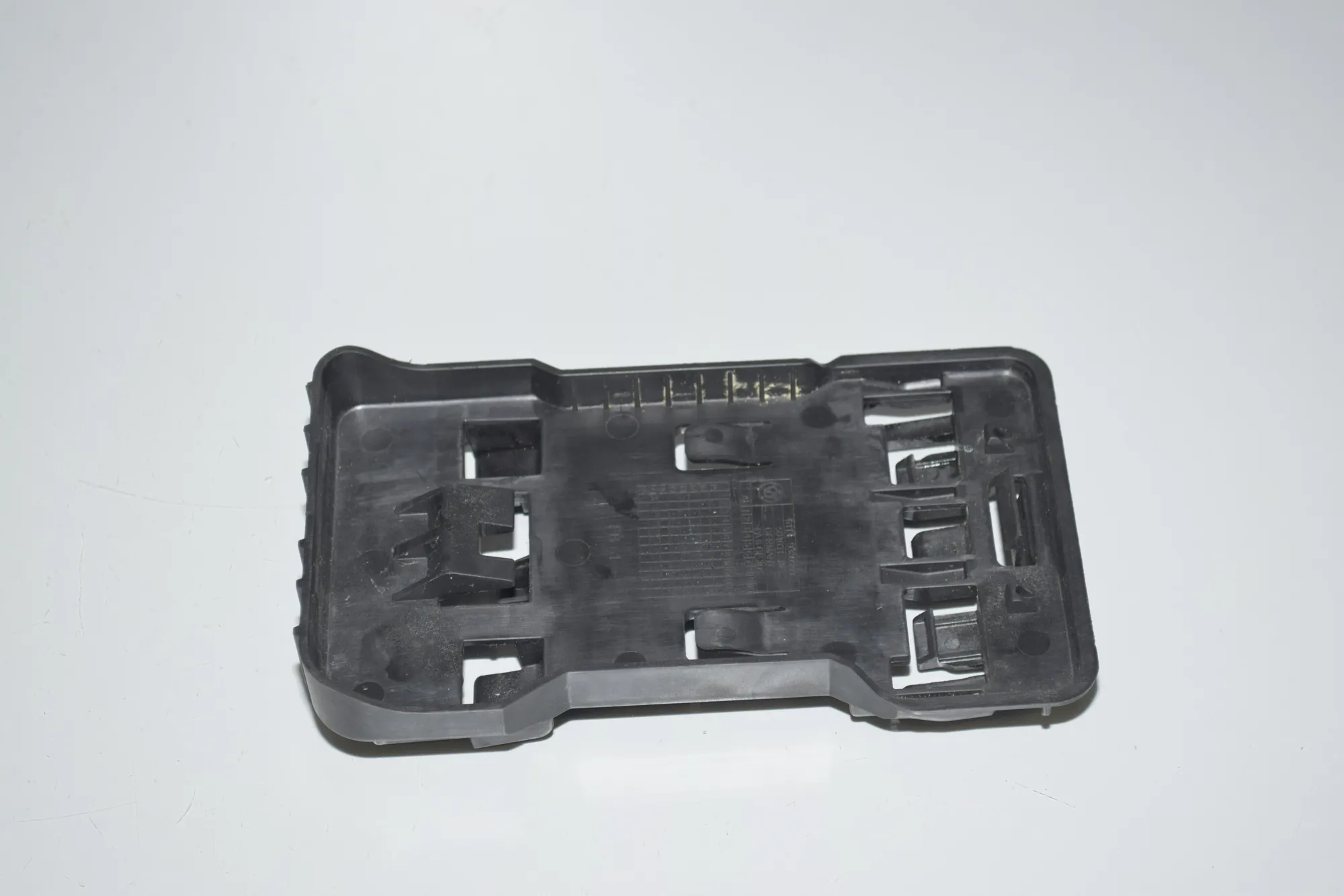 Fuse Box Holder – OEM 9380999 · BMW i3 (I01) s Electric 2021 – 3